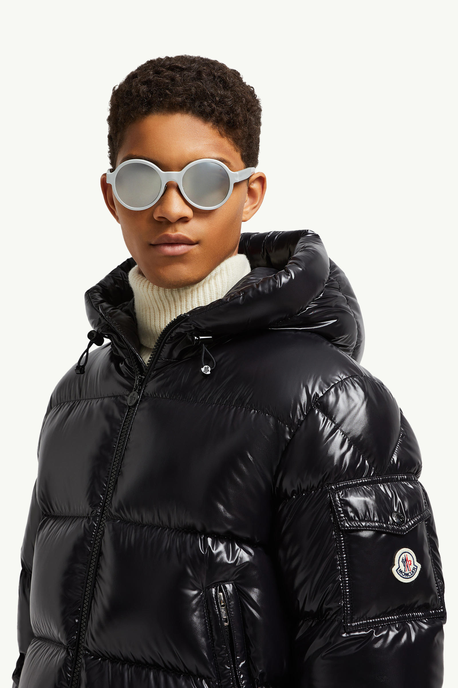 Rondo Round Sunglasses Gender Neutral Matte Silver Moncler 1