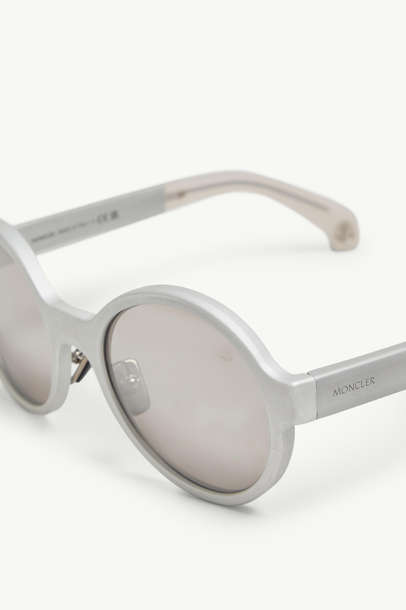 Rondo Round Sunglasses Gender Neutral Matte Silver Moncler 3