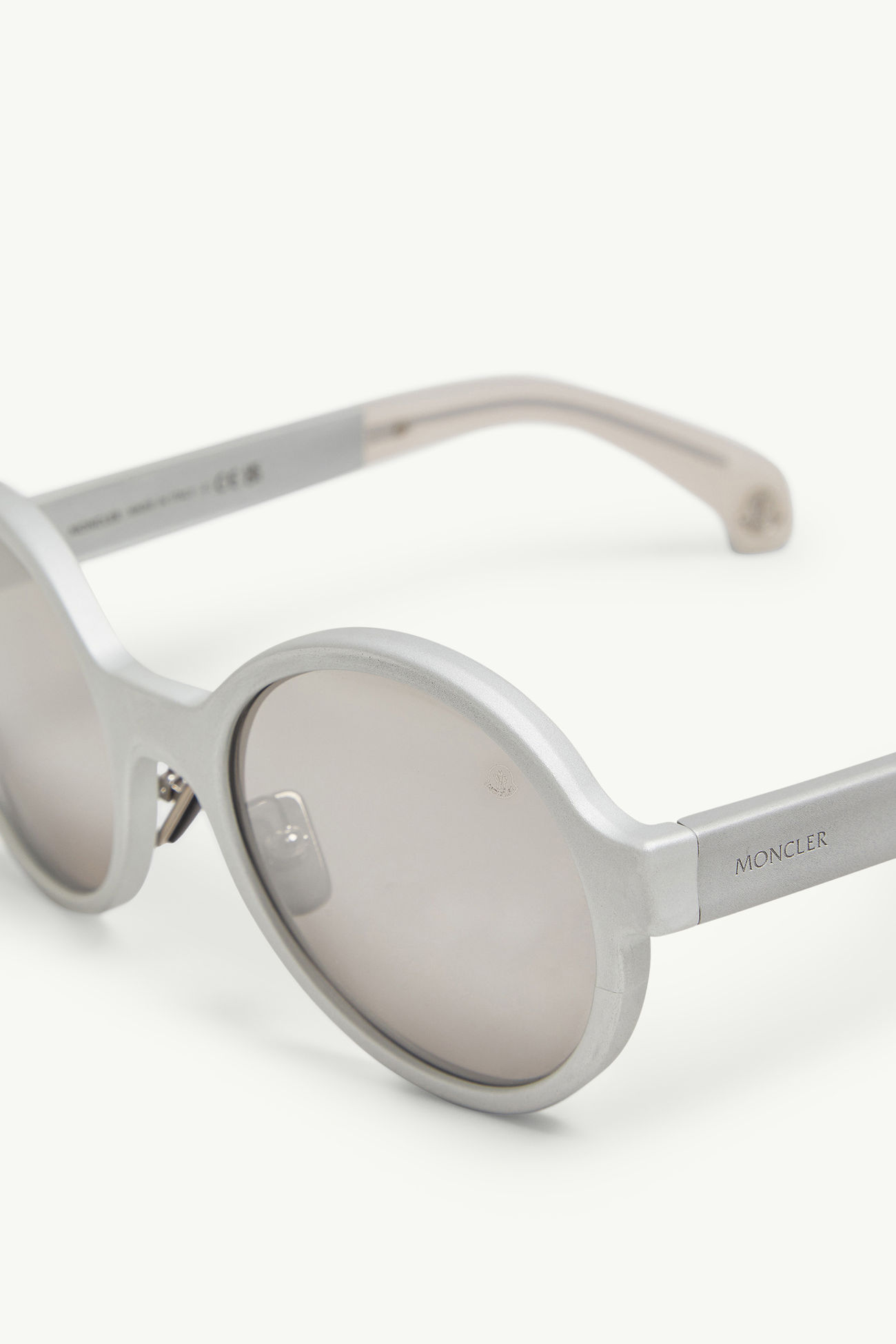 Rondo runde Sonnenbrille Genderneutral Mattes Silber Moncler 3
