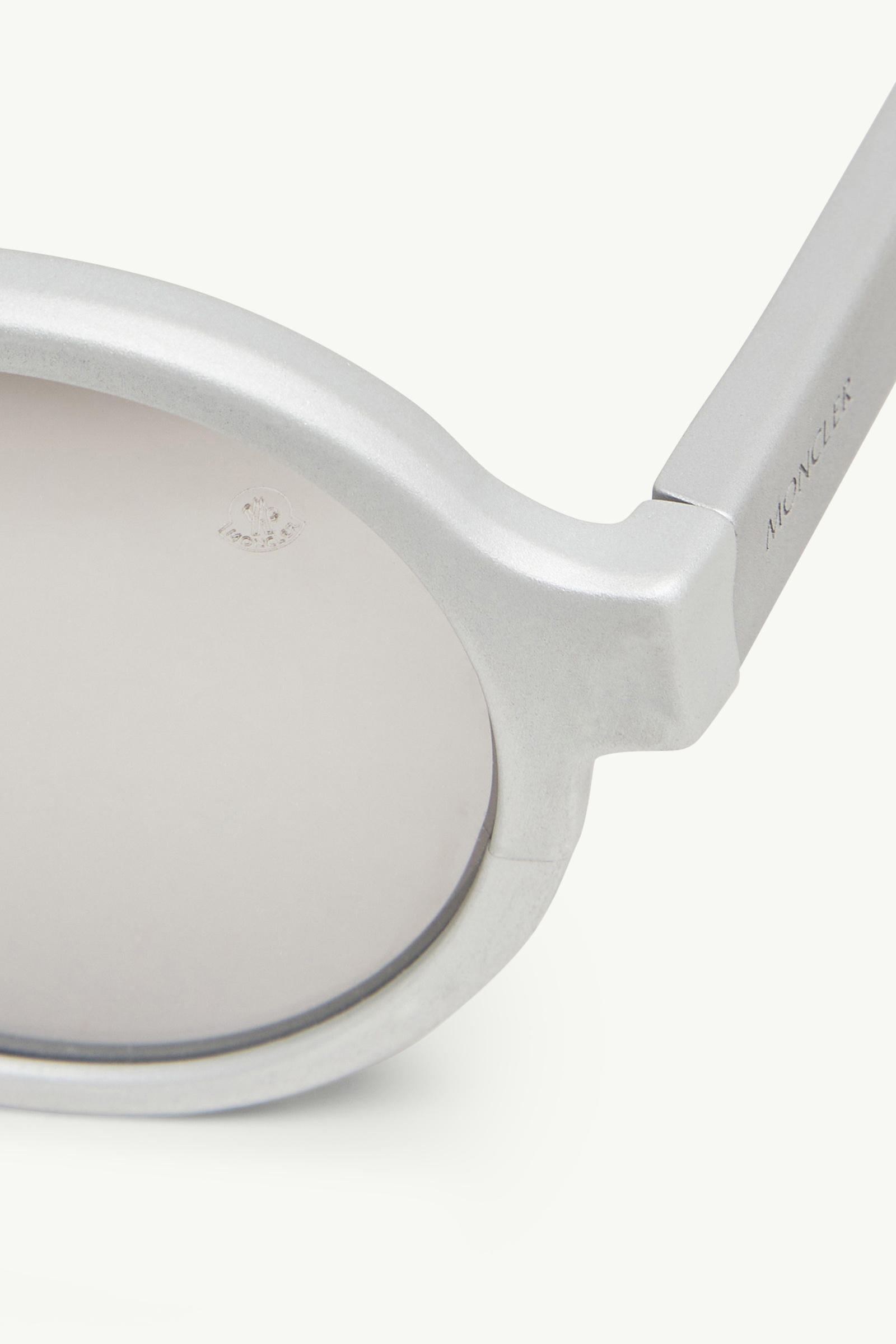 Rondo Round Sunglasses Gender Neutral Matte Silver Moncler 6
