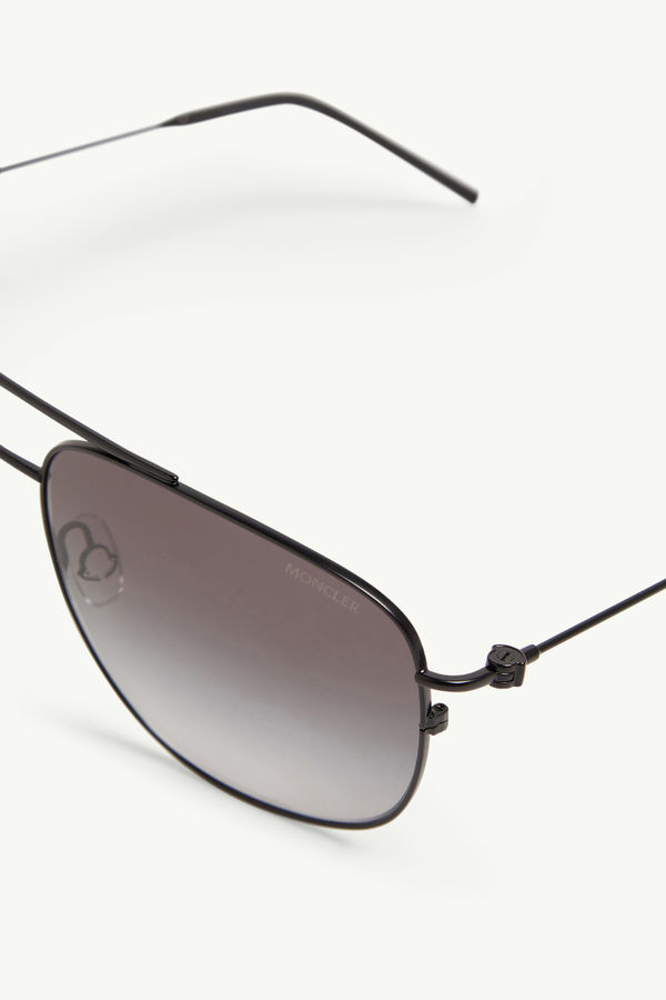 Alumni Pilot Sunglasses Gender Neutral Matte Black Moncler 3