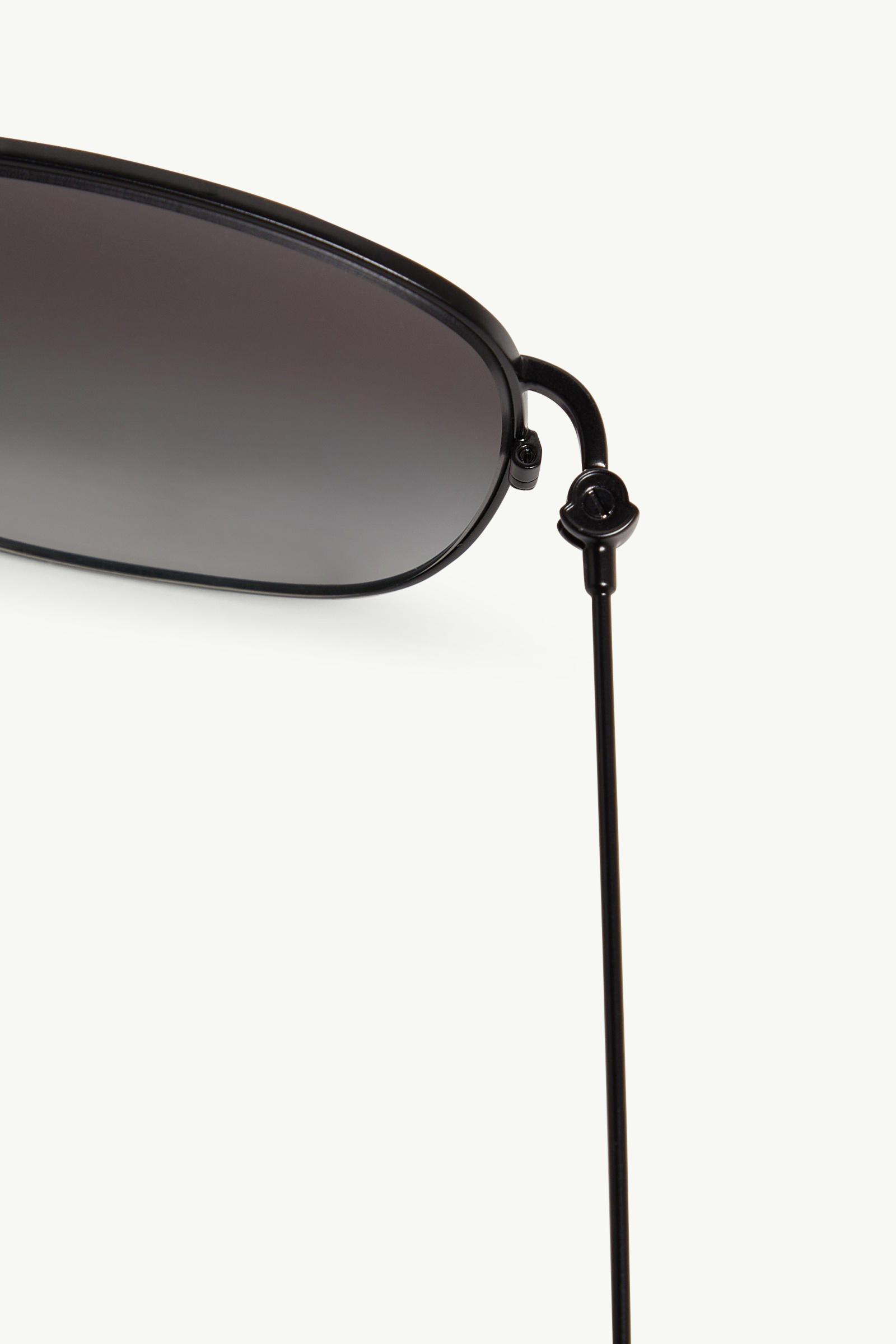 Alumni Pilot Sunglasses Gender Neutral Matte Black Moncler 5