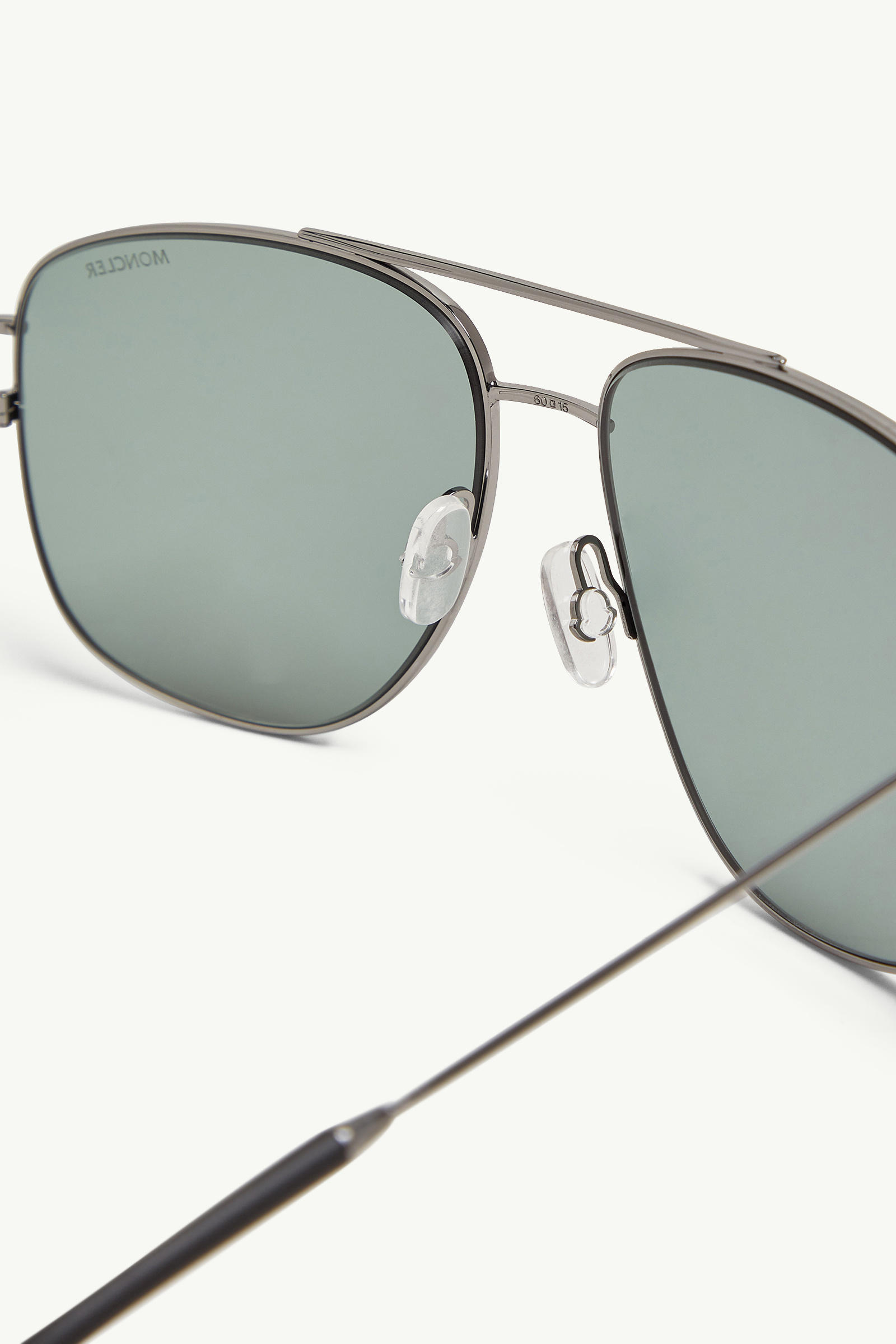 Alumni Pilot Sunglasses Gender Neutral Gunmetal Gray Moncler 4