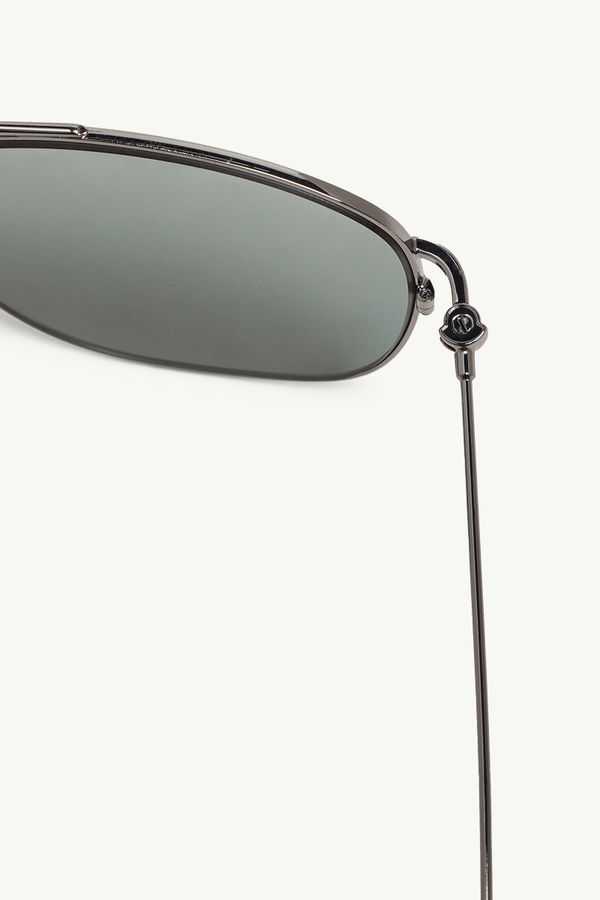 Alumni Pilot Sunglasses Gender Neutral Gunmetal Gray Moncler 6