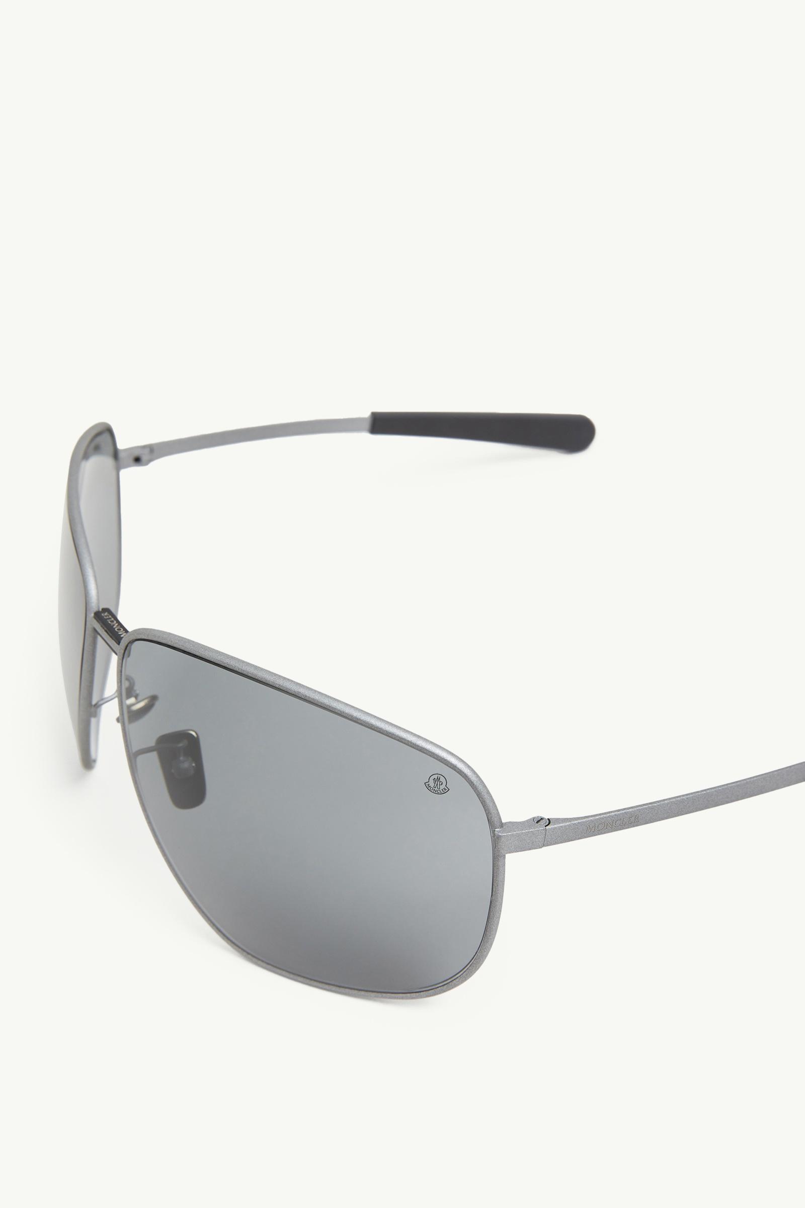 MATTE FROZEN Atlas Pilot Sunglasses - Sunglasses for Men | Moncler US