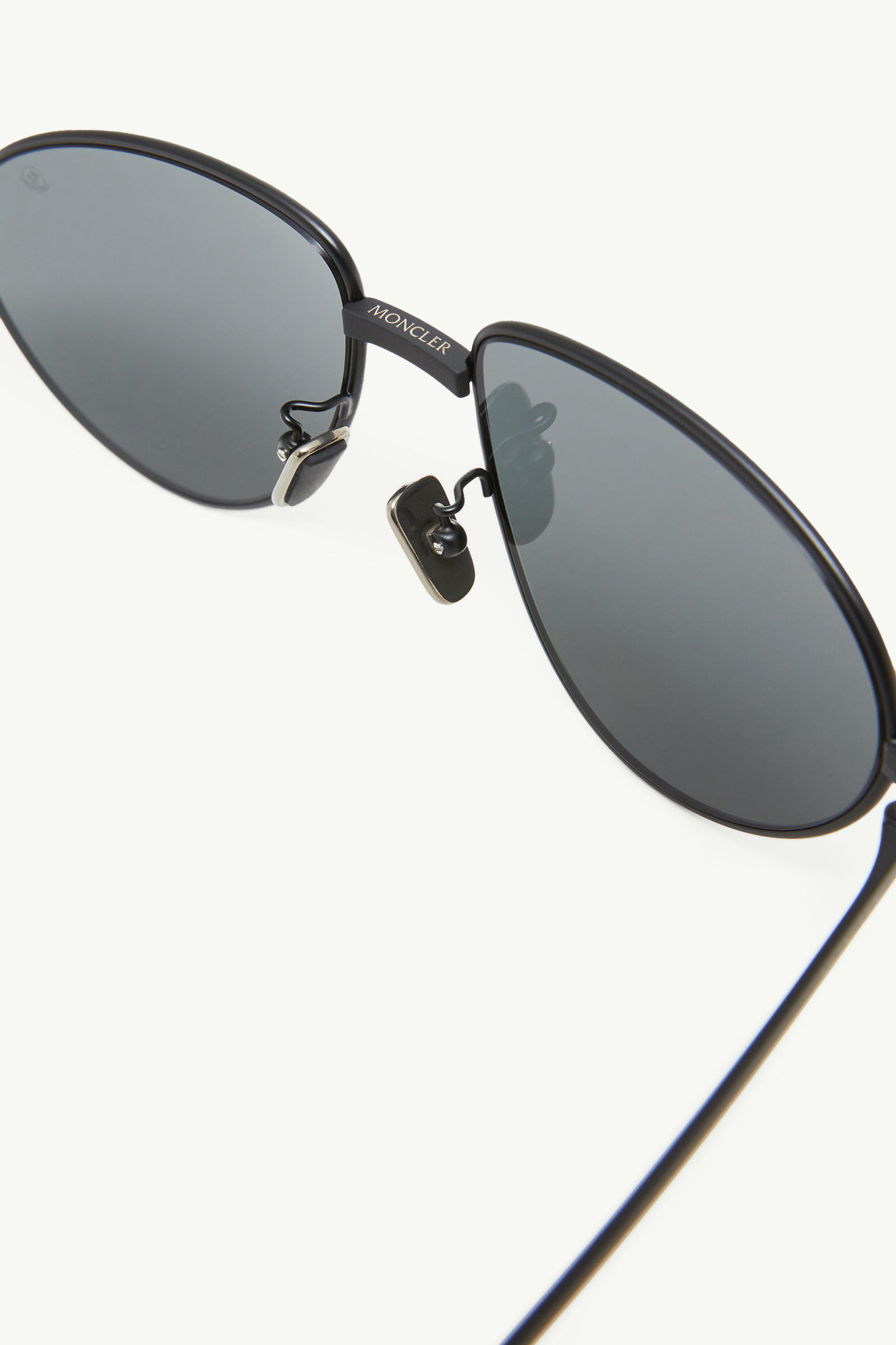 Vizla Pilot Sunglasses Matte Black Moncler 4