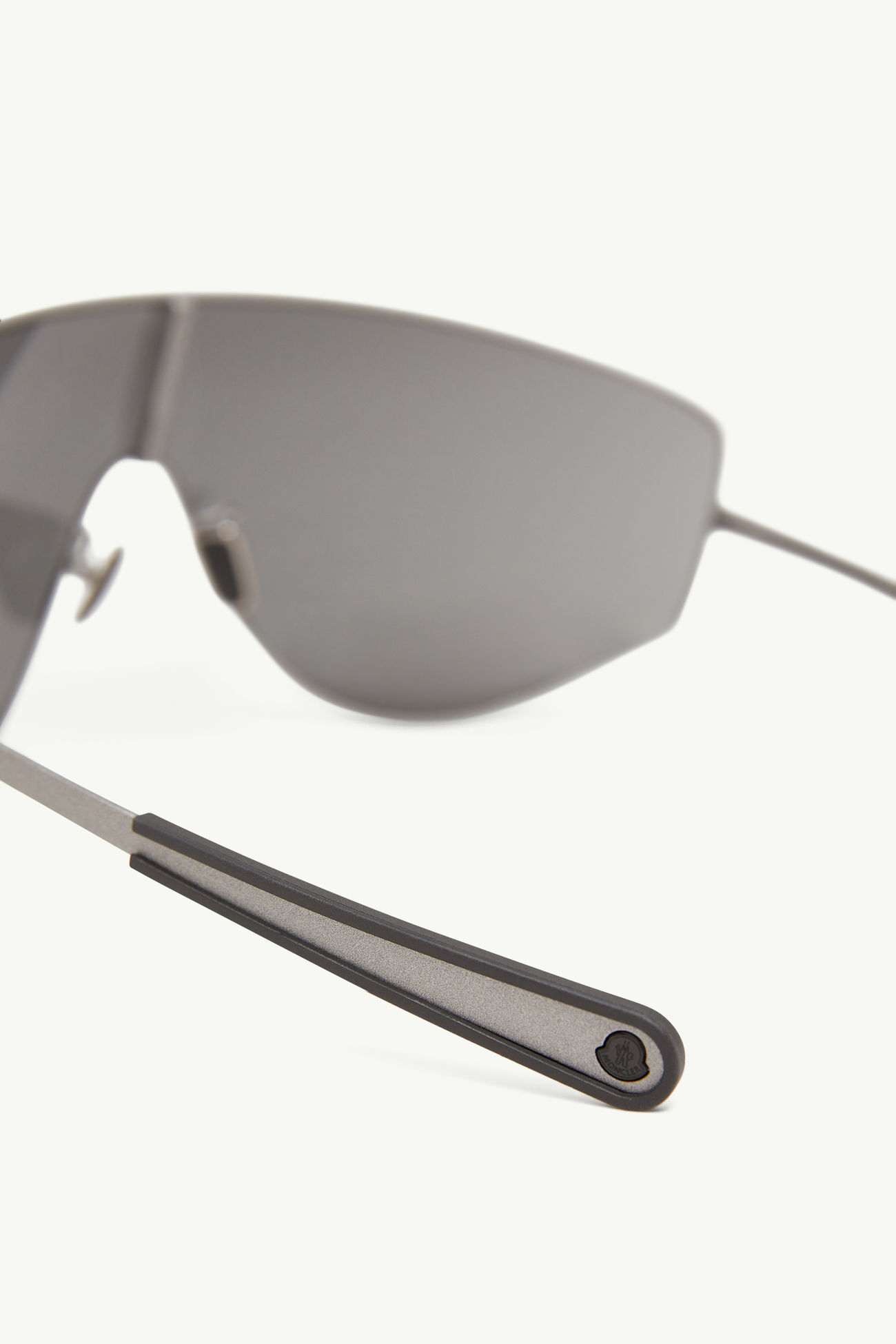 Tanium Pilotensonnenbrille MATTES EISBLAU Moncler 5