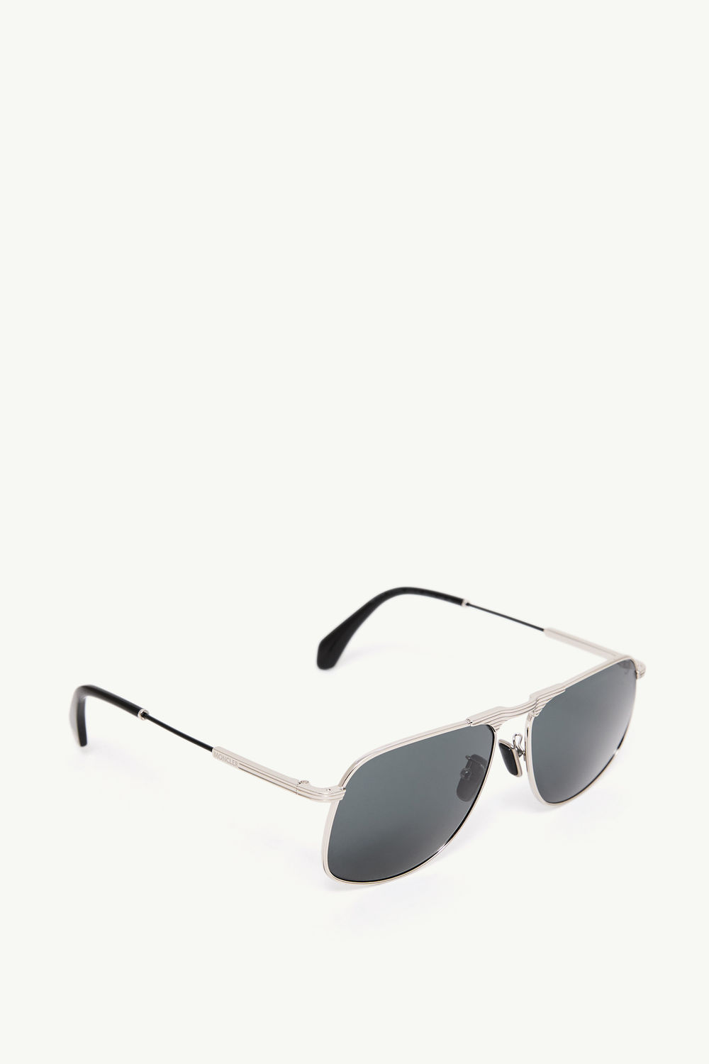 Vitessa Pilot Sunglasses Gender Neutral Sparkly Silver Moncler 4