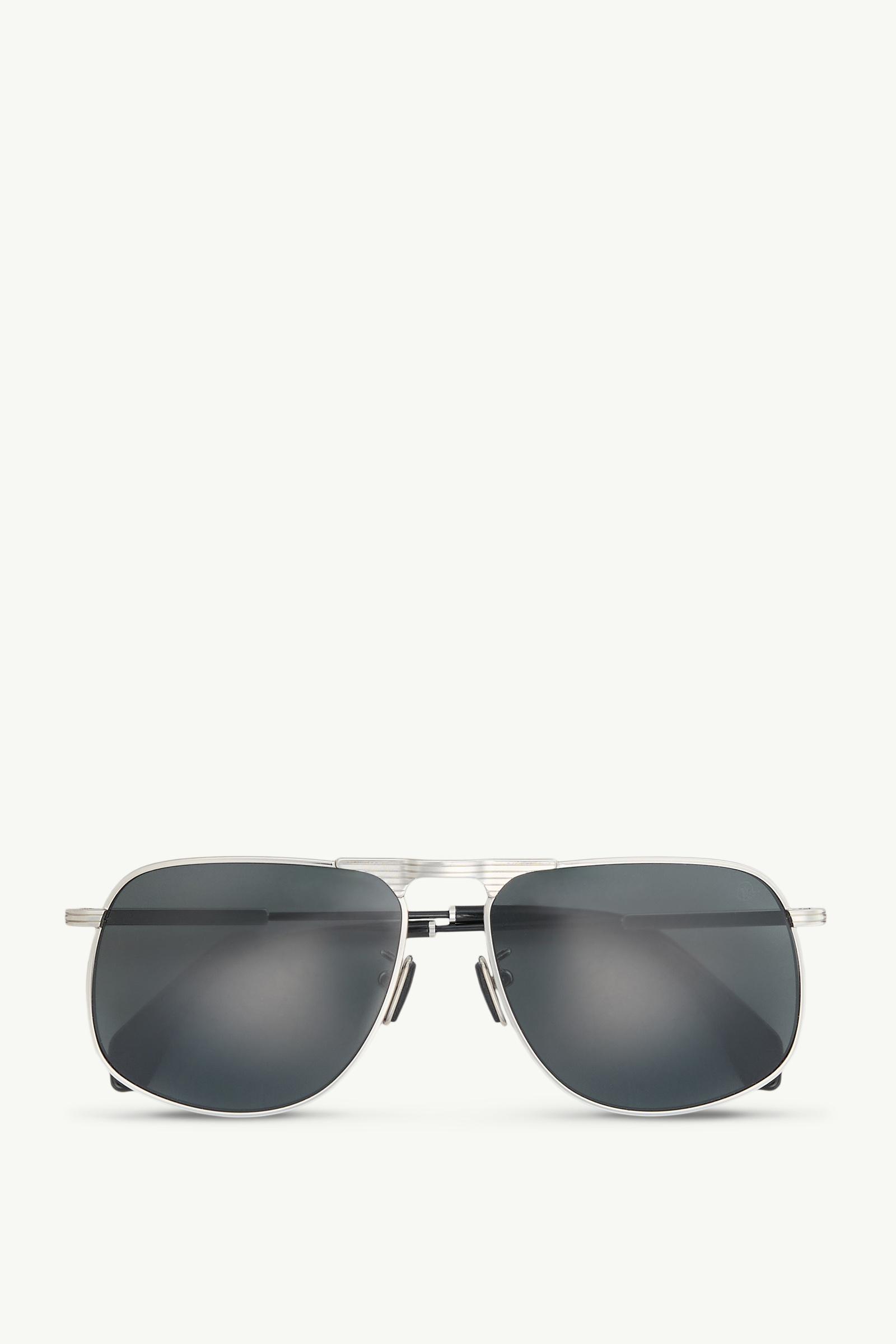 Vitessa Pilot Sunglasses_findInBoutique_image
