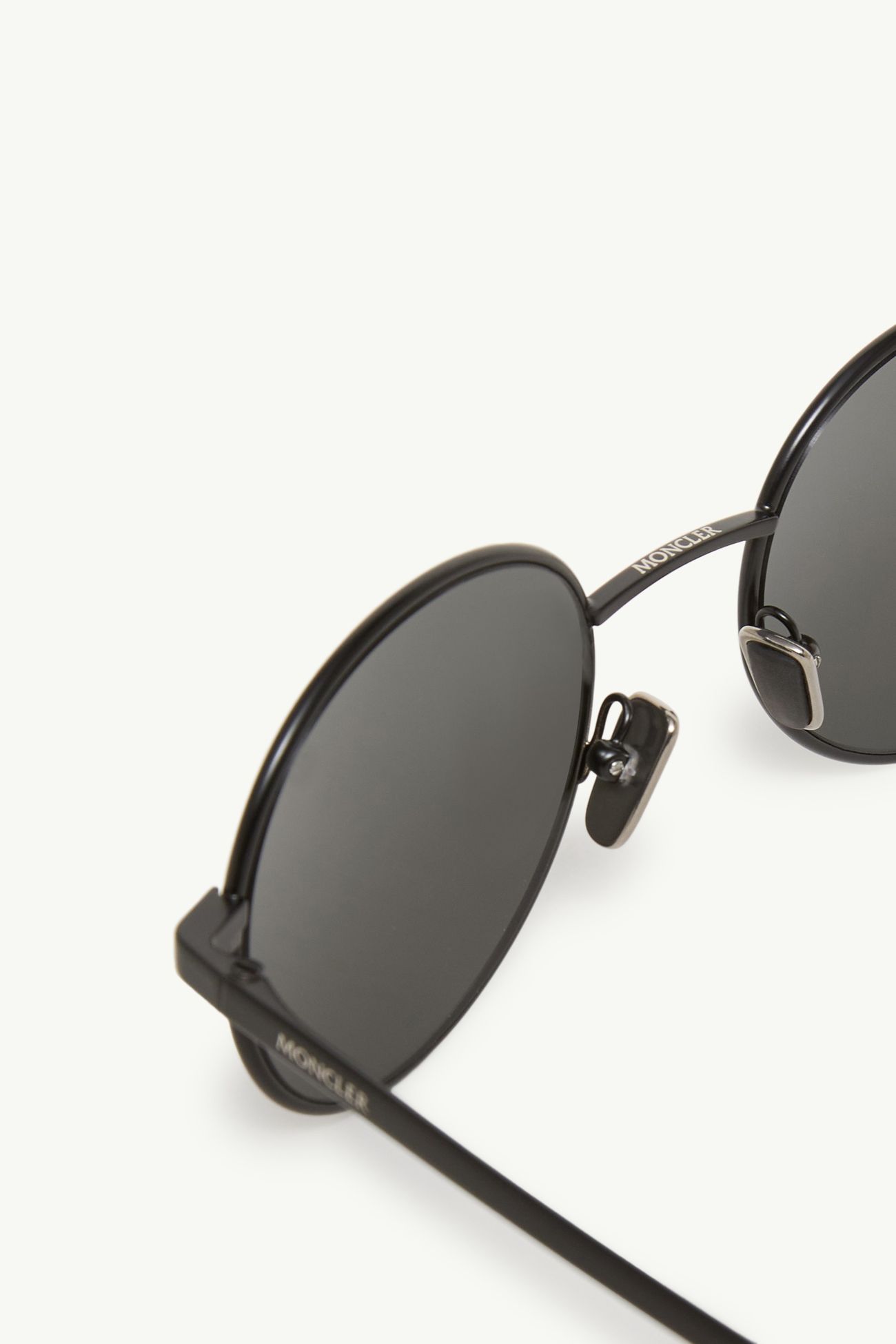 Occhiali da sole ovali Centro Gender Neutral Nero Opaco Moncler 5