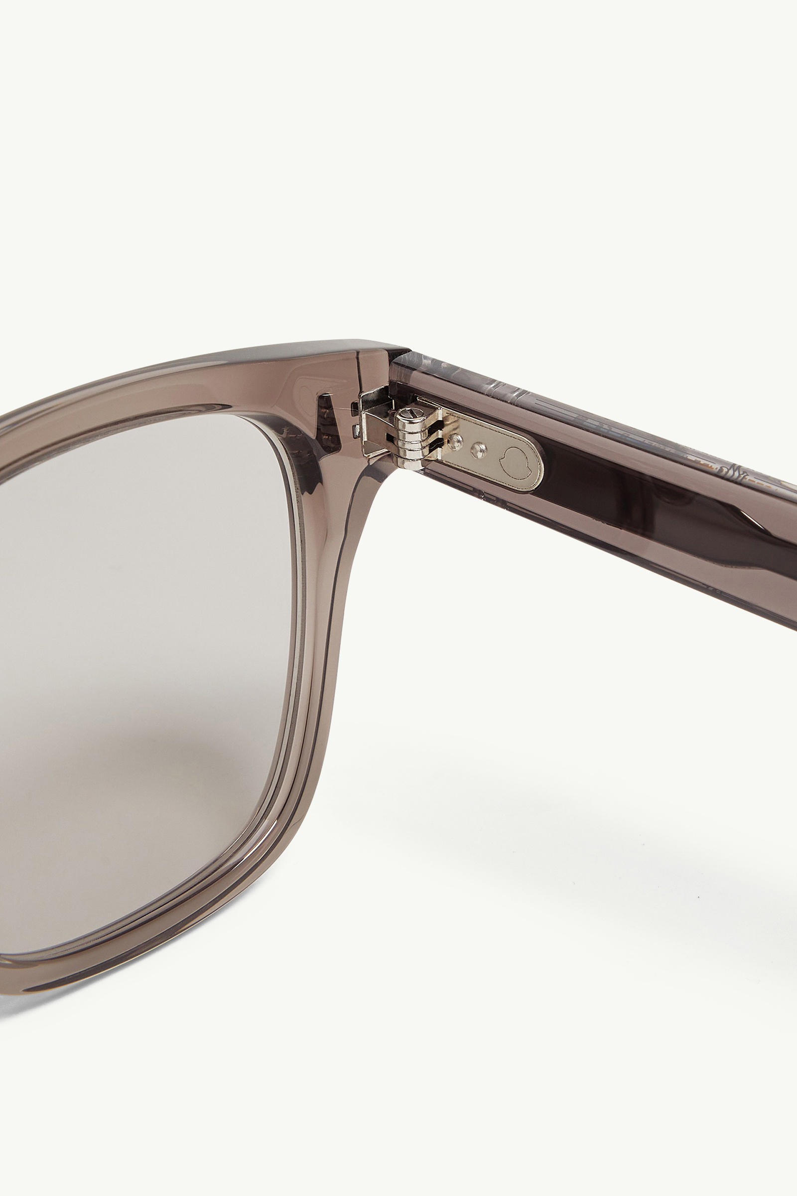 Metrope Squared Sunglasses Gender Neutral Transparent Dark Gray Moncler 5