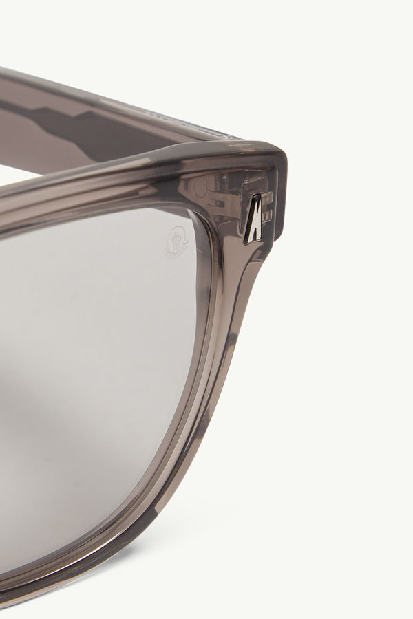 Metrope Squared Sunglasses Gender Neutral Transparent Dark Gray Moncler 6