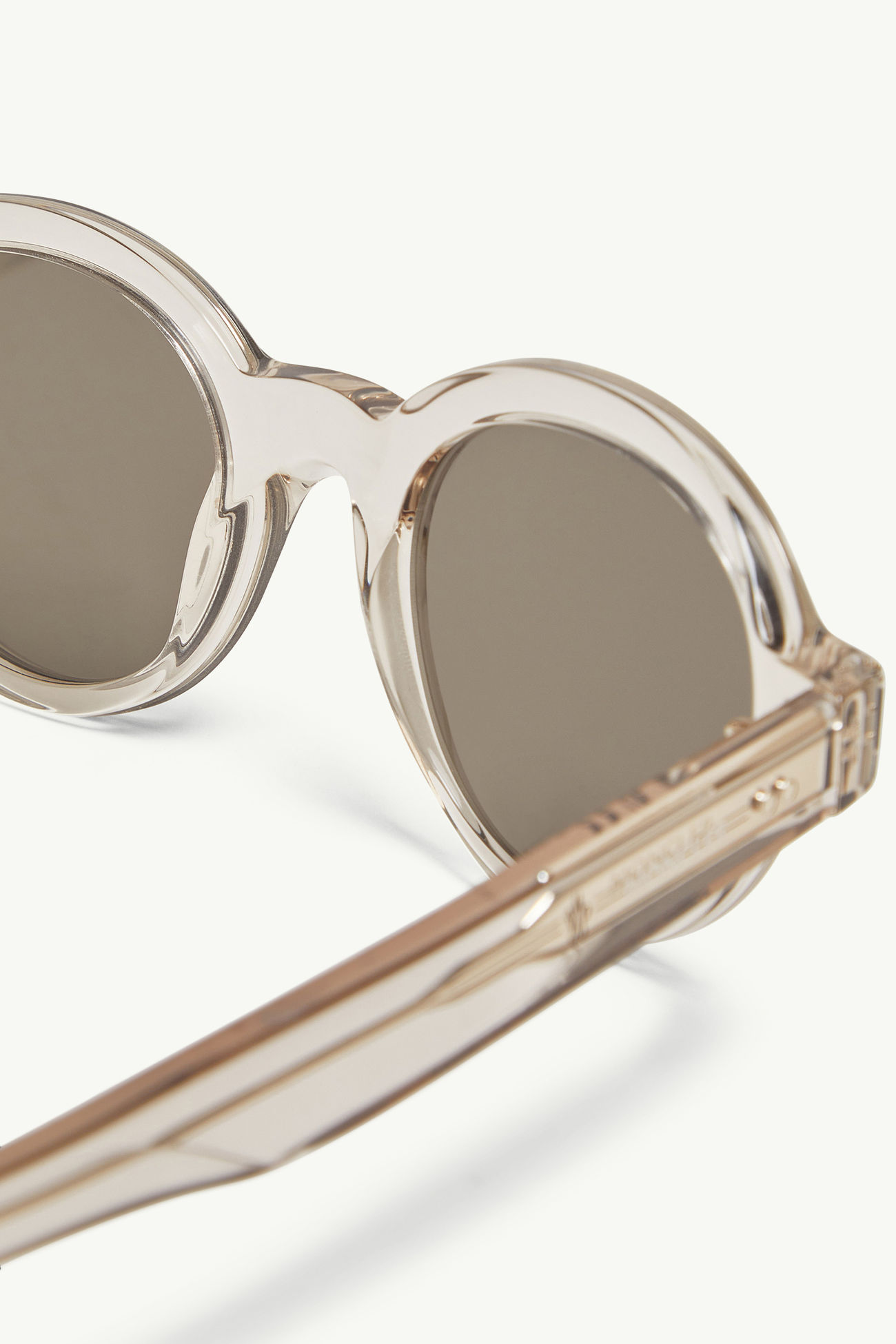 Rondosaサングラス ジェンダーニュートラル シャイニー トランスパレント オフホワイト Moncler 4