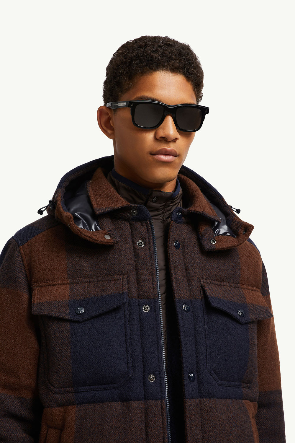 Claro Squared Sunglasses Gender Neutral Shiny Black Moncler 1
