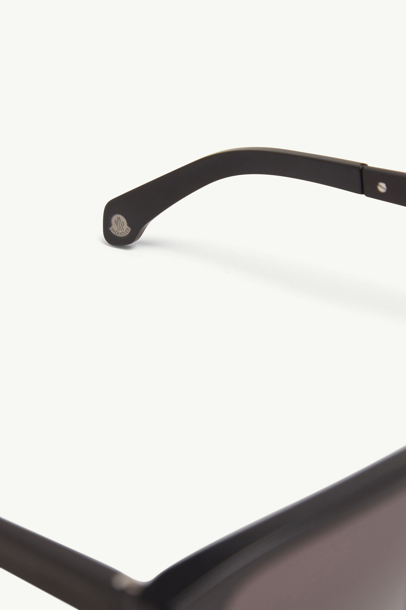 Quaderna Squared Sunglasses Gender Neutral Matte Black Moncler 5