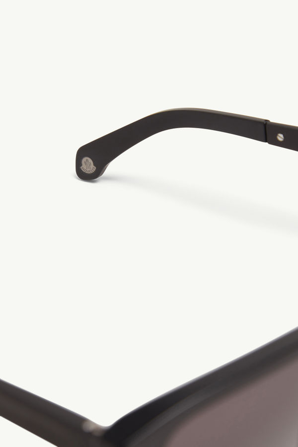 Quaderna Squared Sunglasses Gender Neutral Matte Black Moncler 5