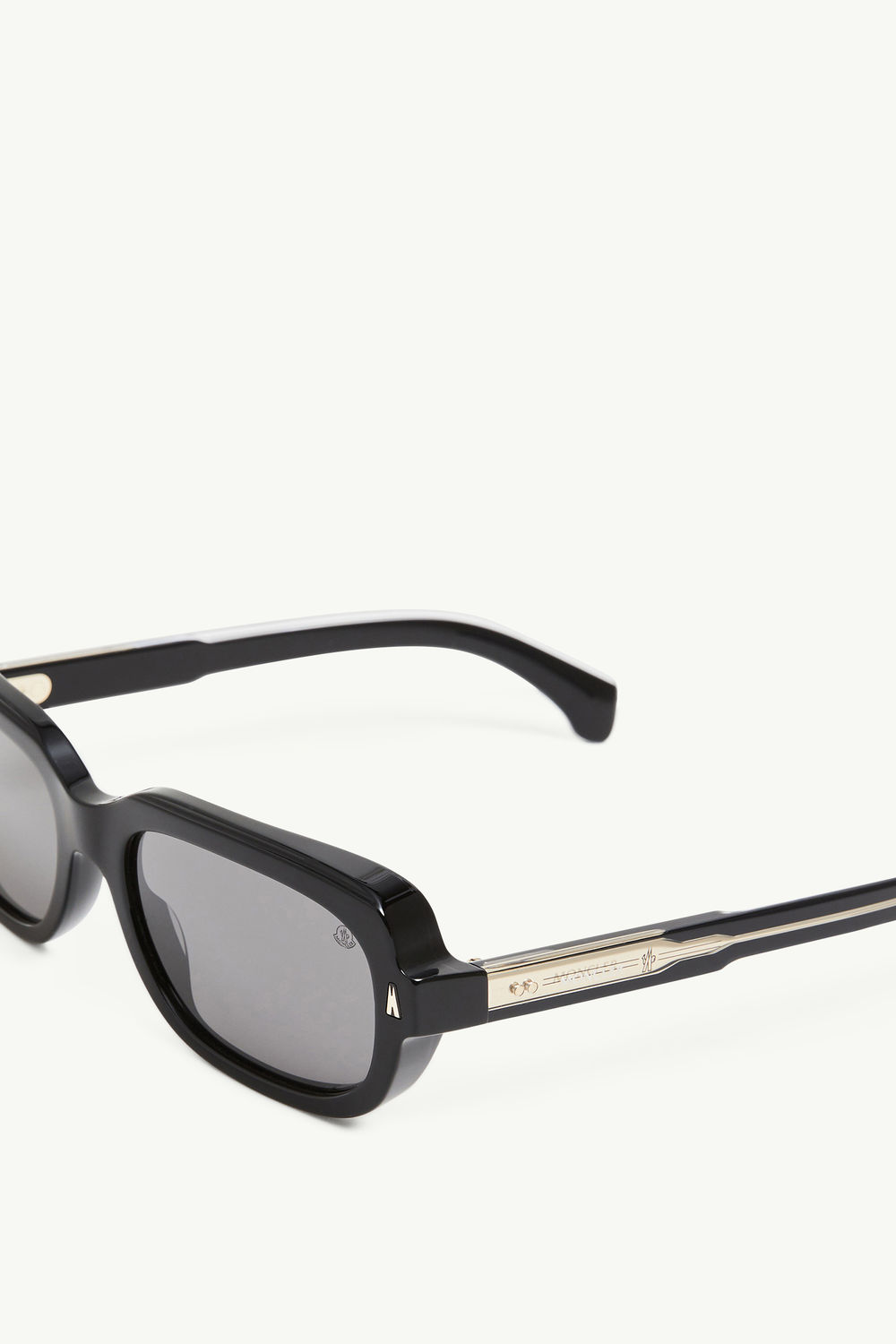 Suntrap Rectangular Sunglasses Shiny Black Moncler 3