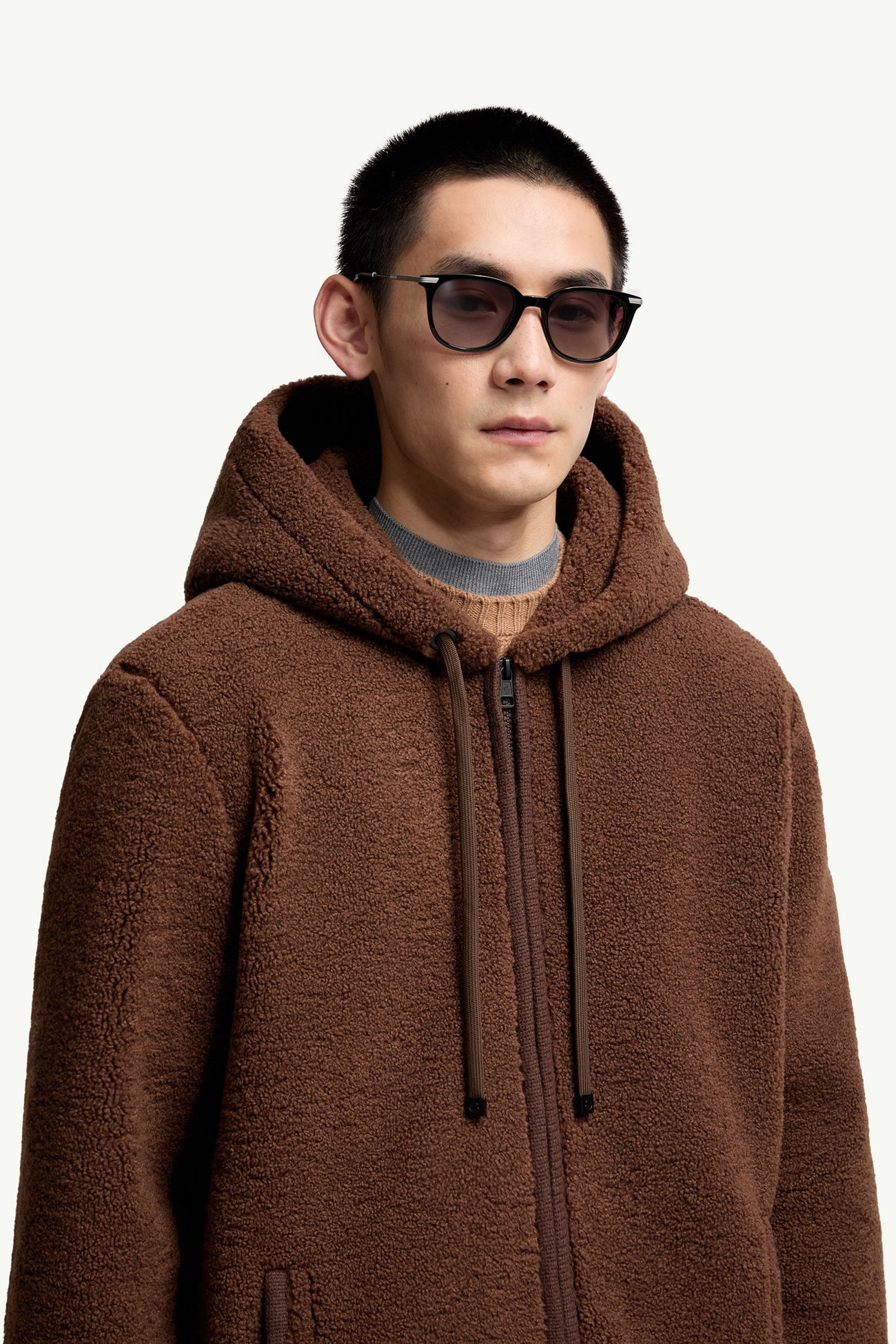 Korra 타원형 선글라스 젠더 뉴트럴 샤이니 블랙 Moncler 2