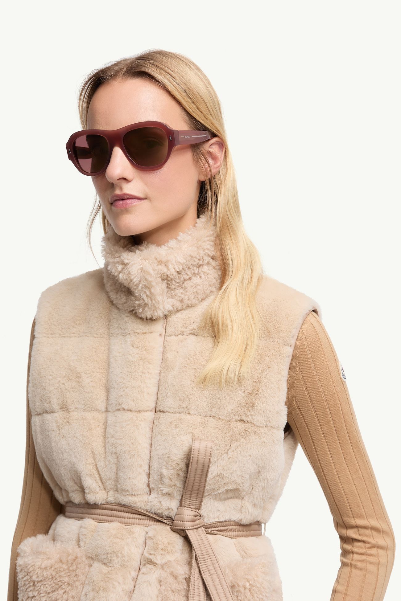 Elevane rechteckige Sonnenbrille Genderneutral Burgunderrot Moncler 1