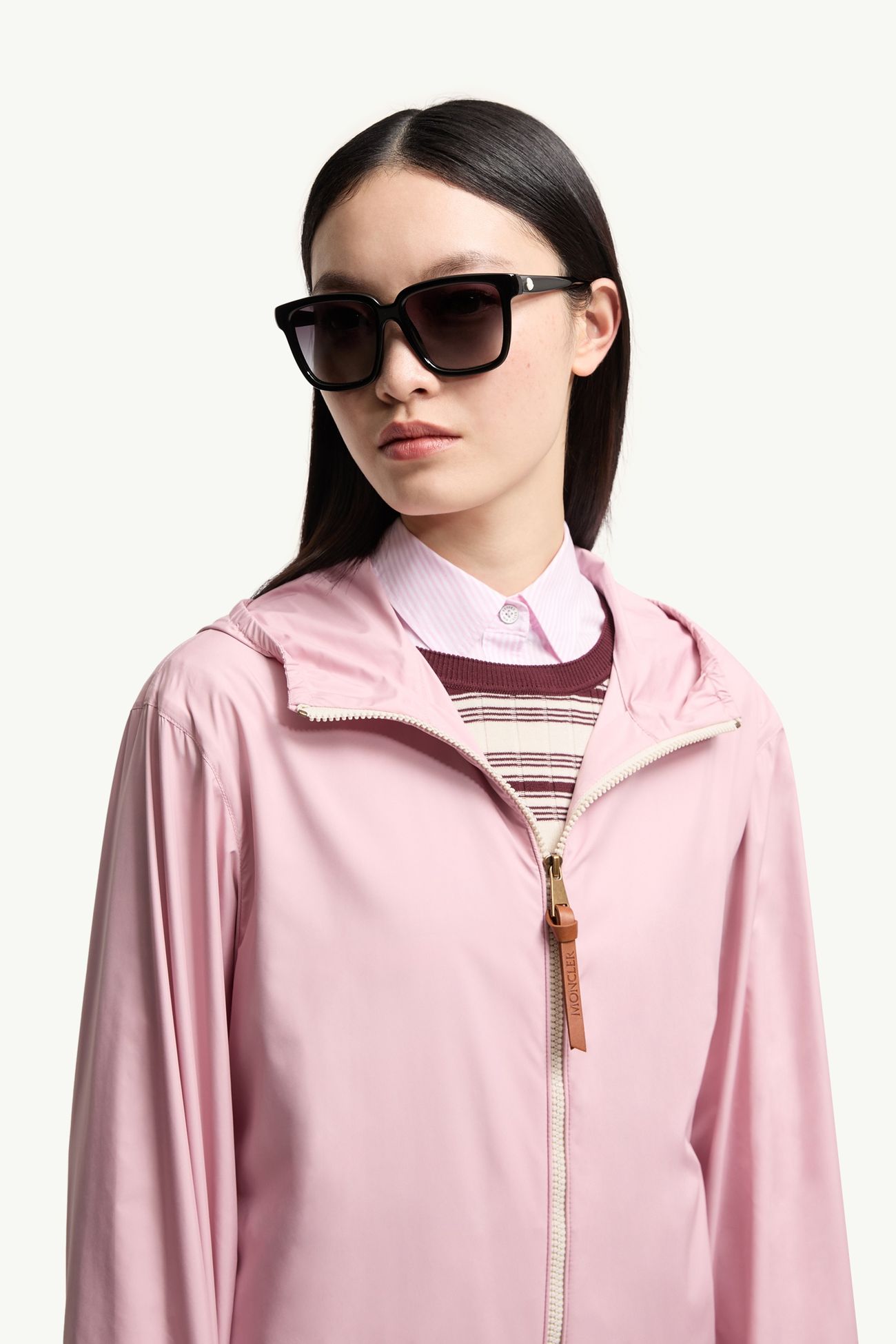 Clasico サングラス ジェンダーニュートラル シャイニーブラック Moncler 1