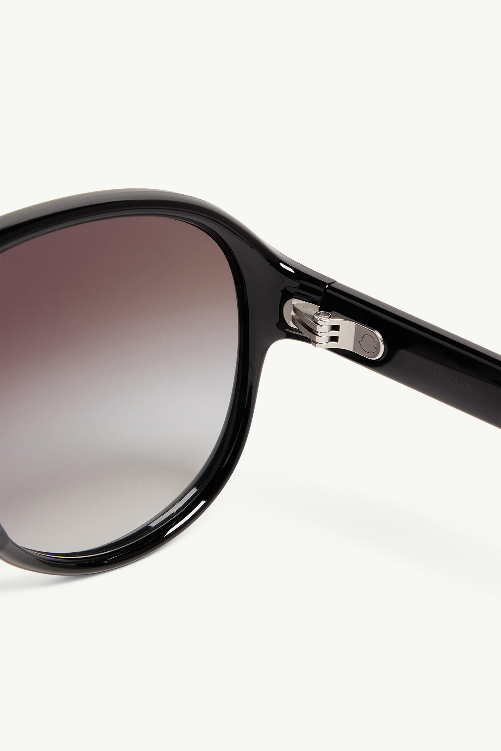 Halcyonne Pilot Sunglasses Gender Neutral Shiny Black Moncler 5