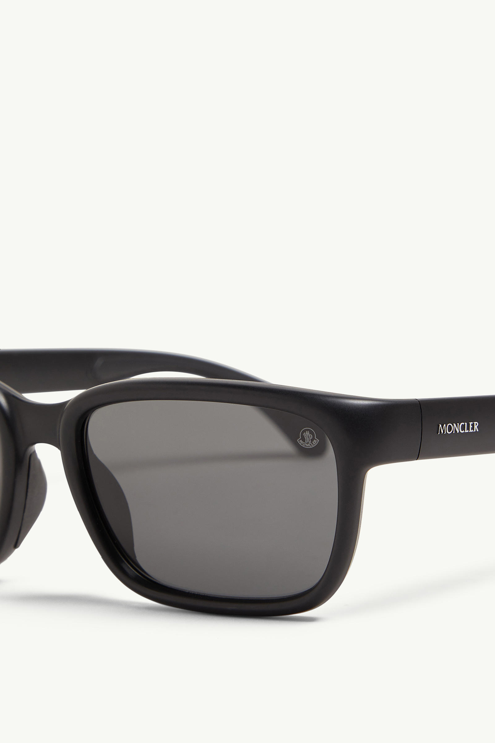 Slicka Rectangular Sunglasses Gender Neutral Matte Black Moncler 2
