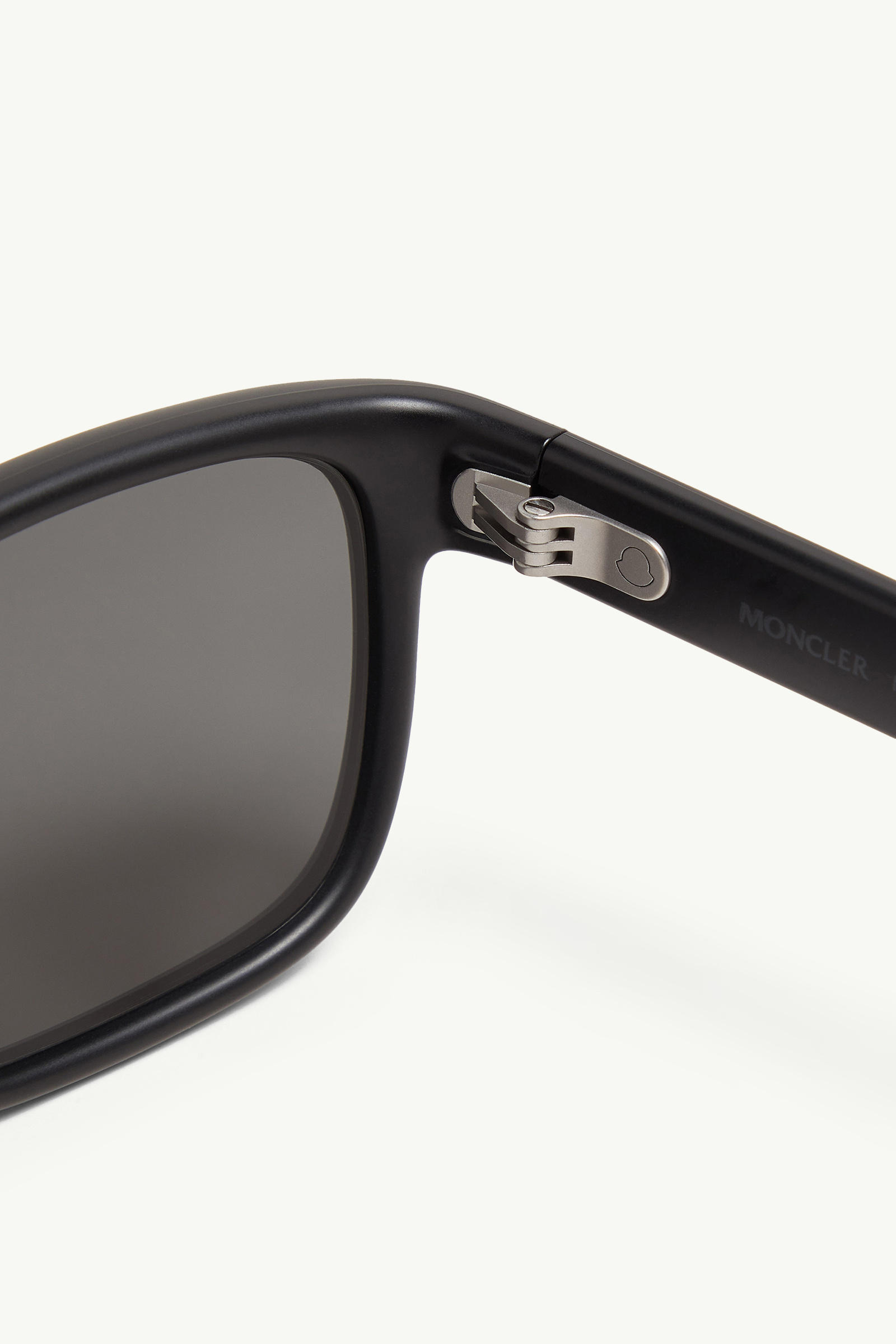 Slicka Rectangular Sunglasses Gender Neutral Matte Black Moncler 4