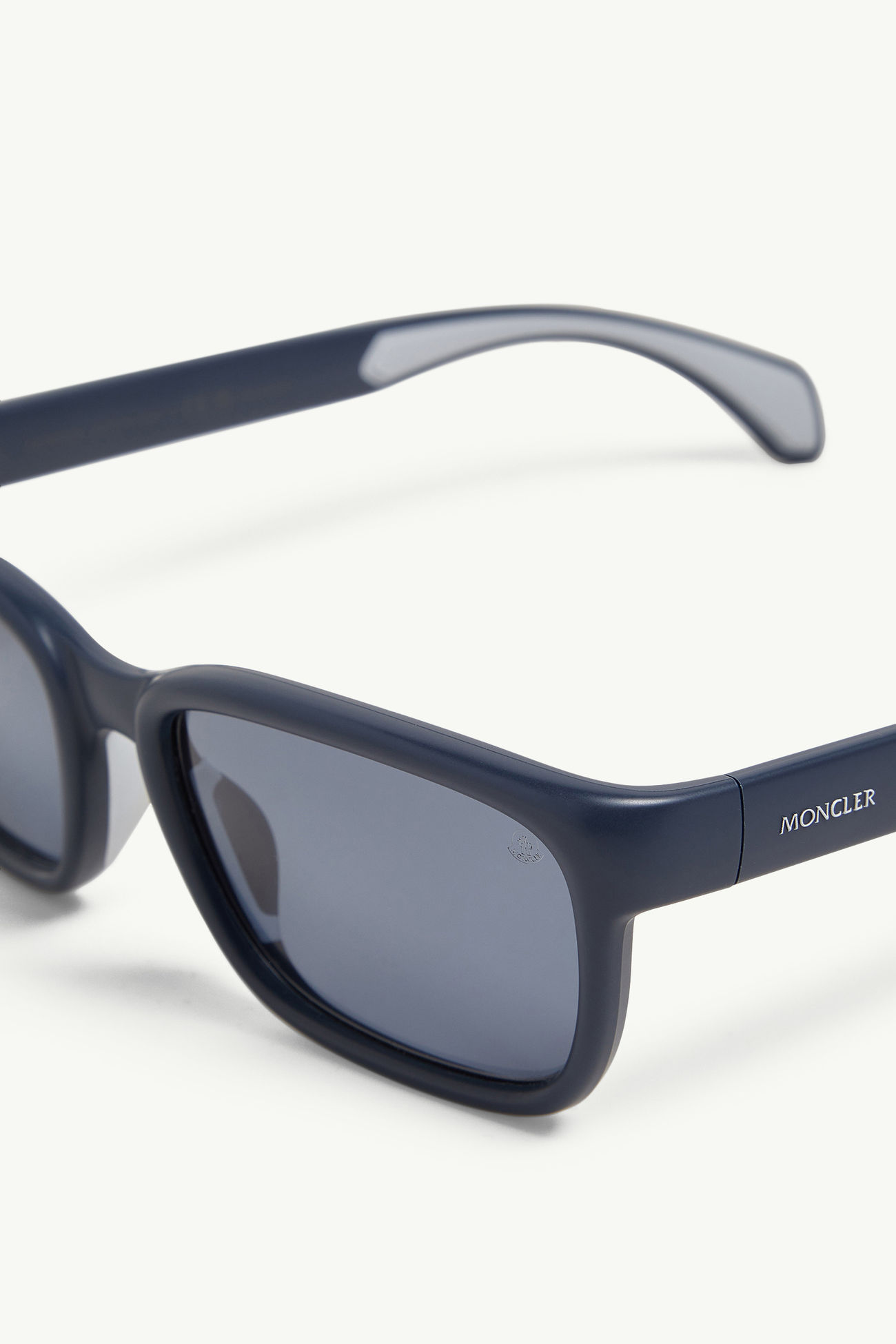 Slicka rechteckige Sonnenbrille Genderneutral Mattblau Moncler 3