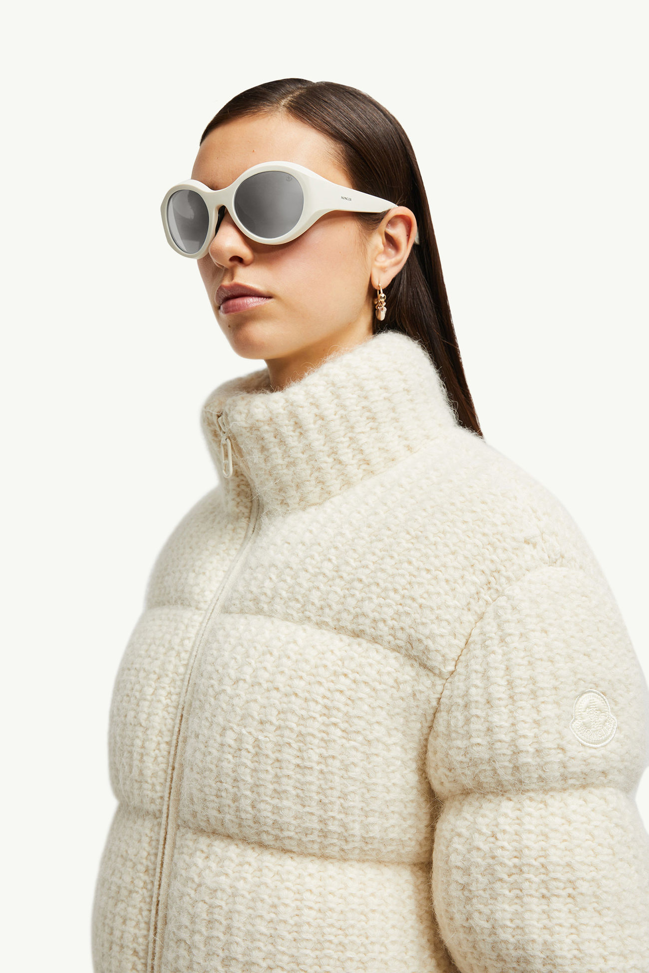 Futuroサングラス ジェンダーニュートラル マットオフホワイト Moncler 1