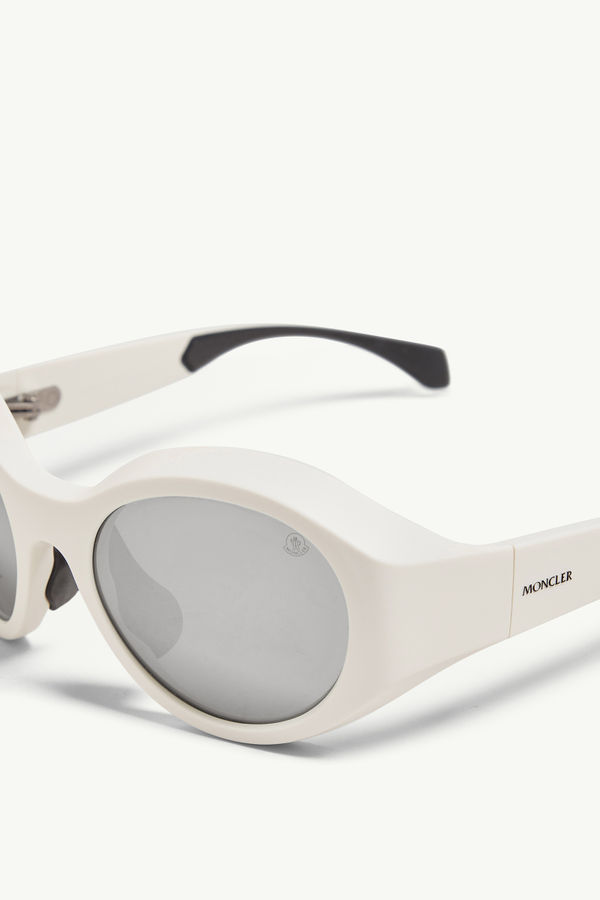 Futuro runde Sonnenbrille Genderneutral Matt Cremefarben Moncler 3
