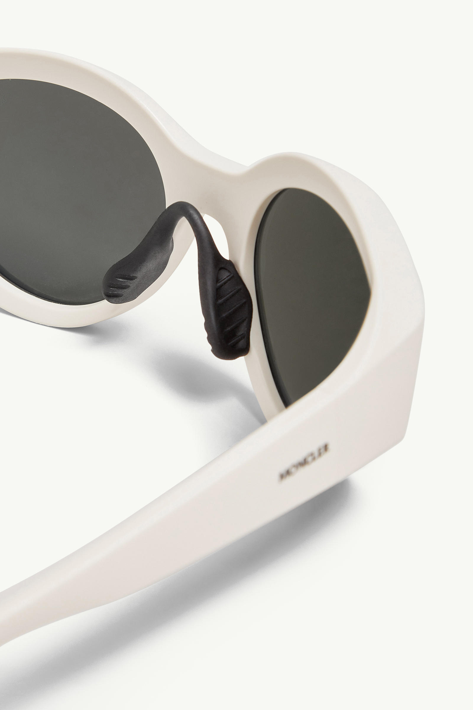 Futuro Round Sunglasses Gender Neutral Matte Off-white Moncler 4