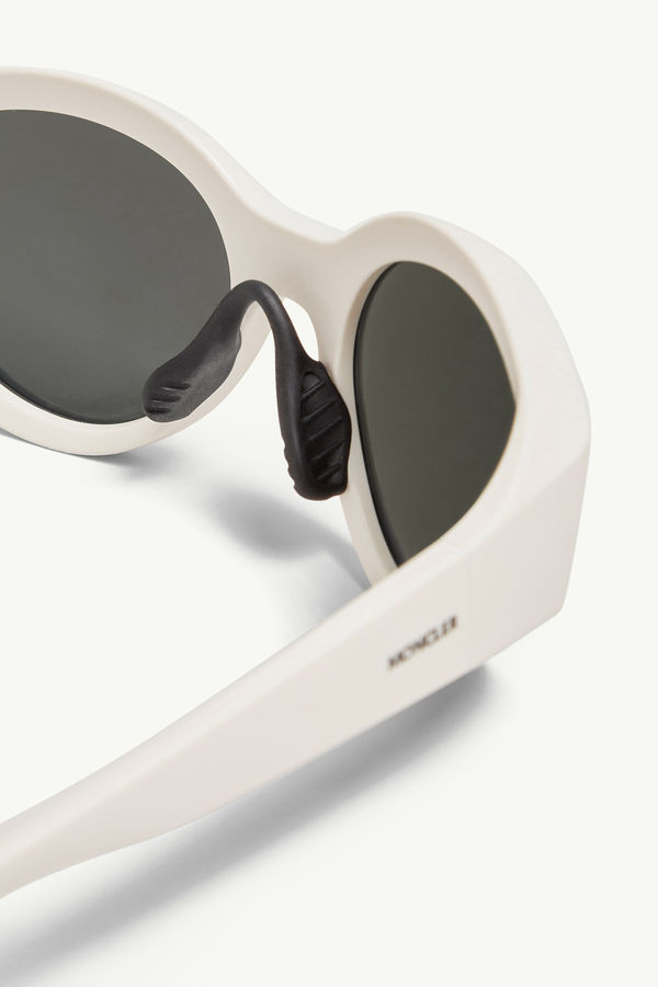 Futuro runde Sonnenbrille Genderneutral Matt Cremefarben Moncler 4