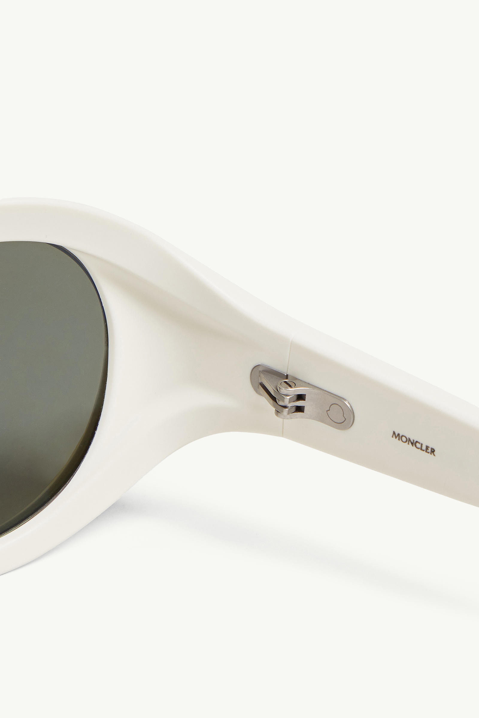 Futuro Round Sunglasses Gender Neutral Matte Off-white Moncler 7