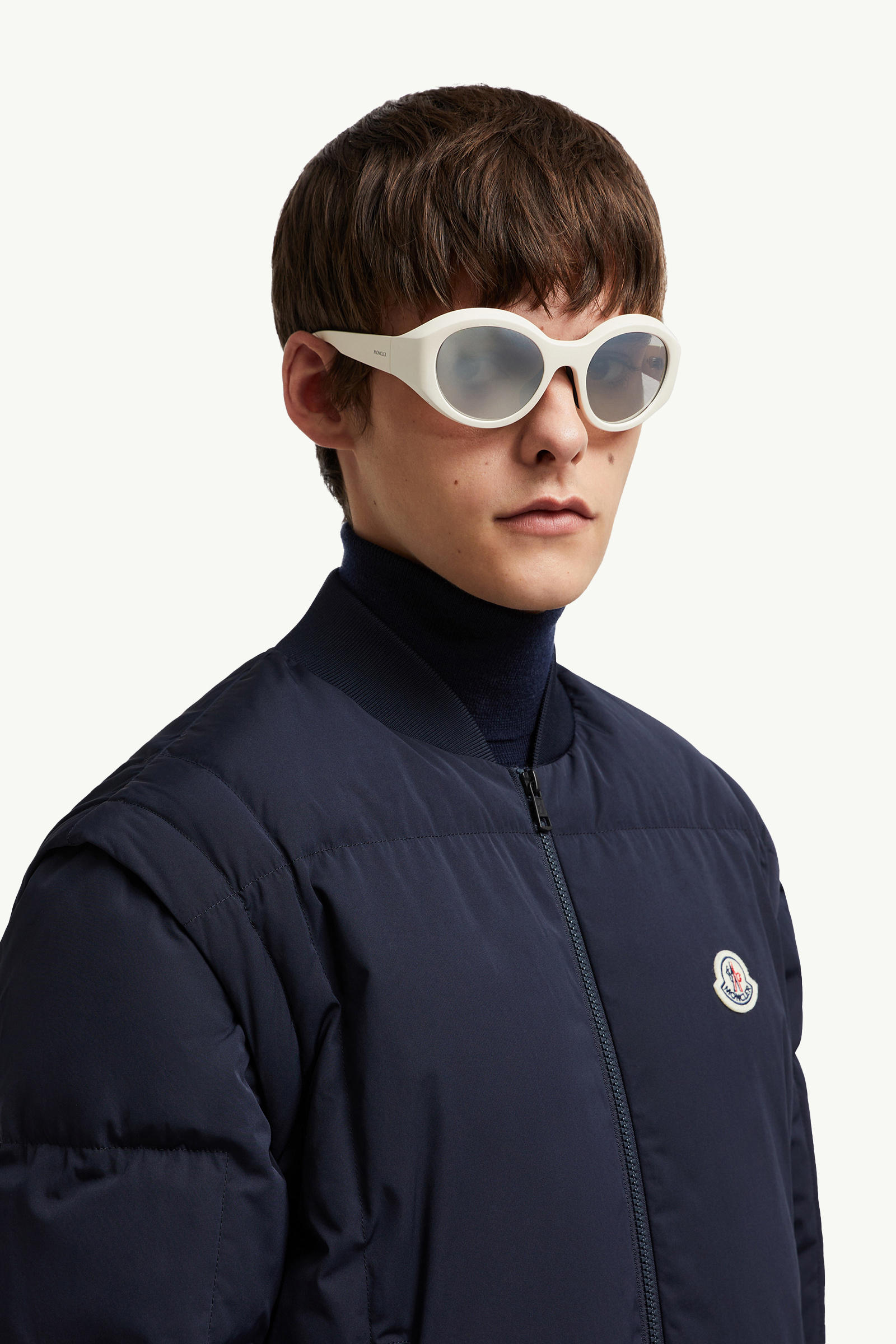 Futuro Round Sunglasses Gender Neutral Matte Off-white Moncler 9