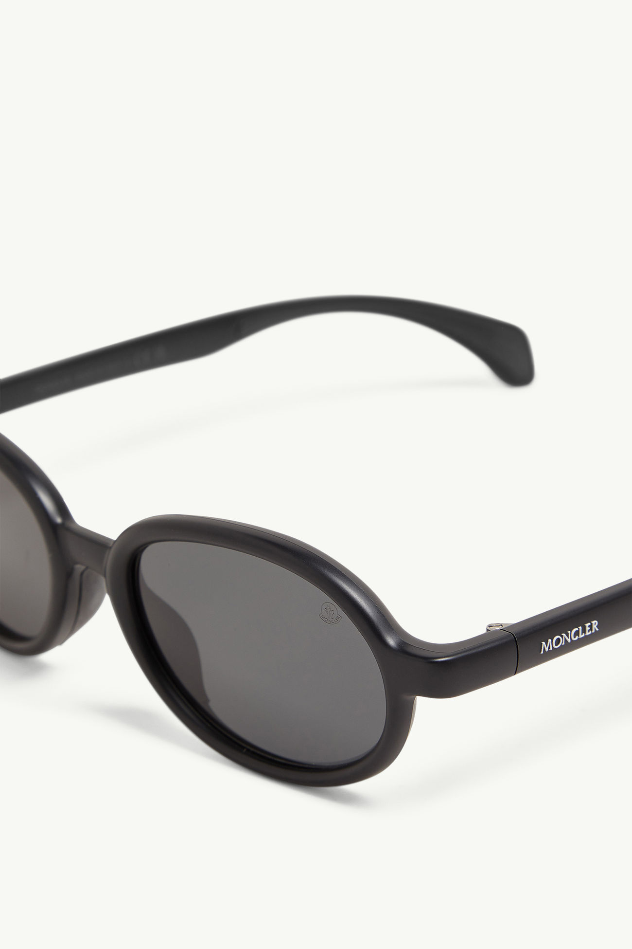 Caprice Oval Sunglasses Gender Neutral Matte Black Moncler 3