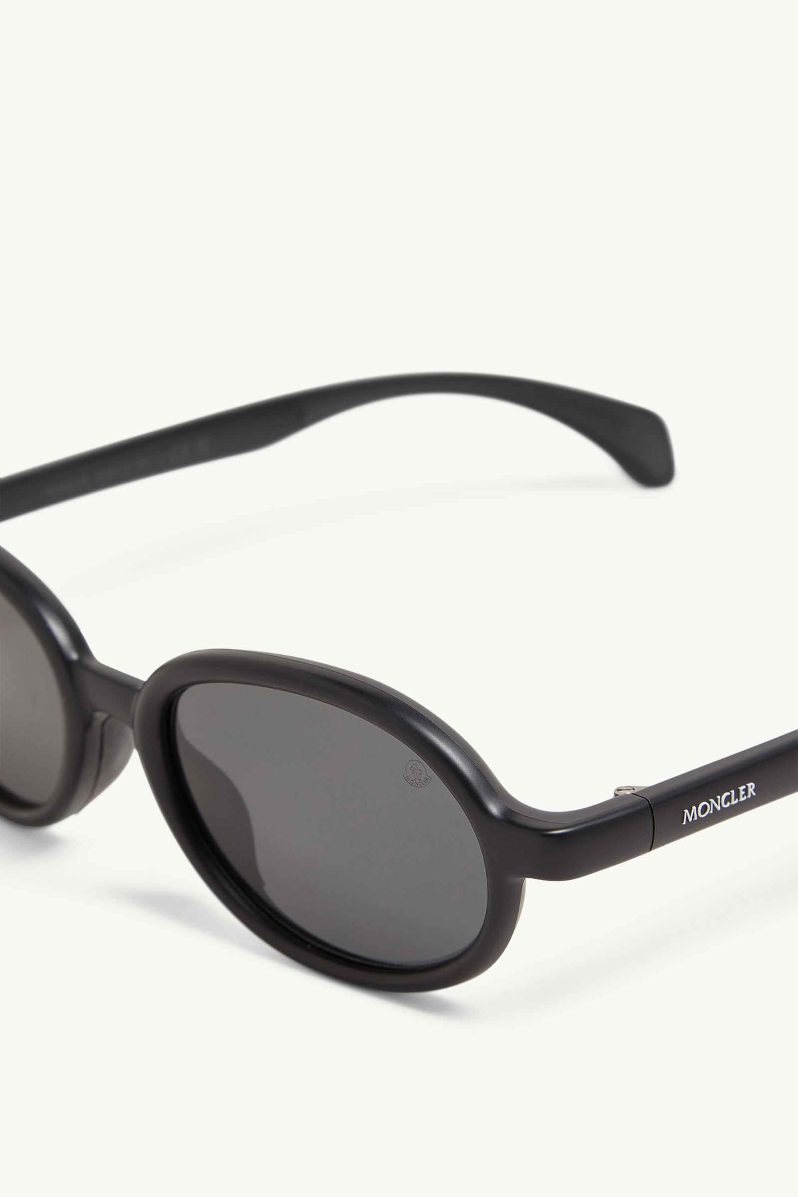 Caprice Oval Sunglasses Gender Neutral Matte Black Moncler 3