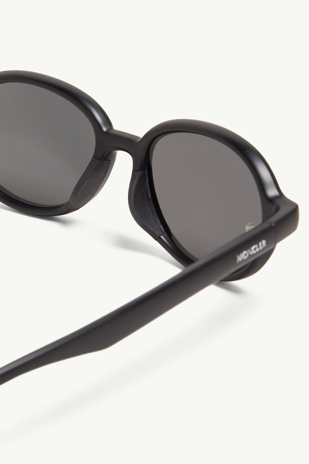 Caprice Oval Sunglasses Gender Neutral Matte Black Moncler 4