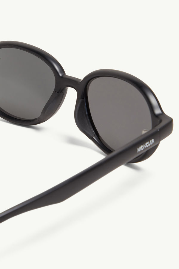 Caprice Oval Sunglasses Gender Neutral Matte Black Moncler 4