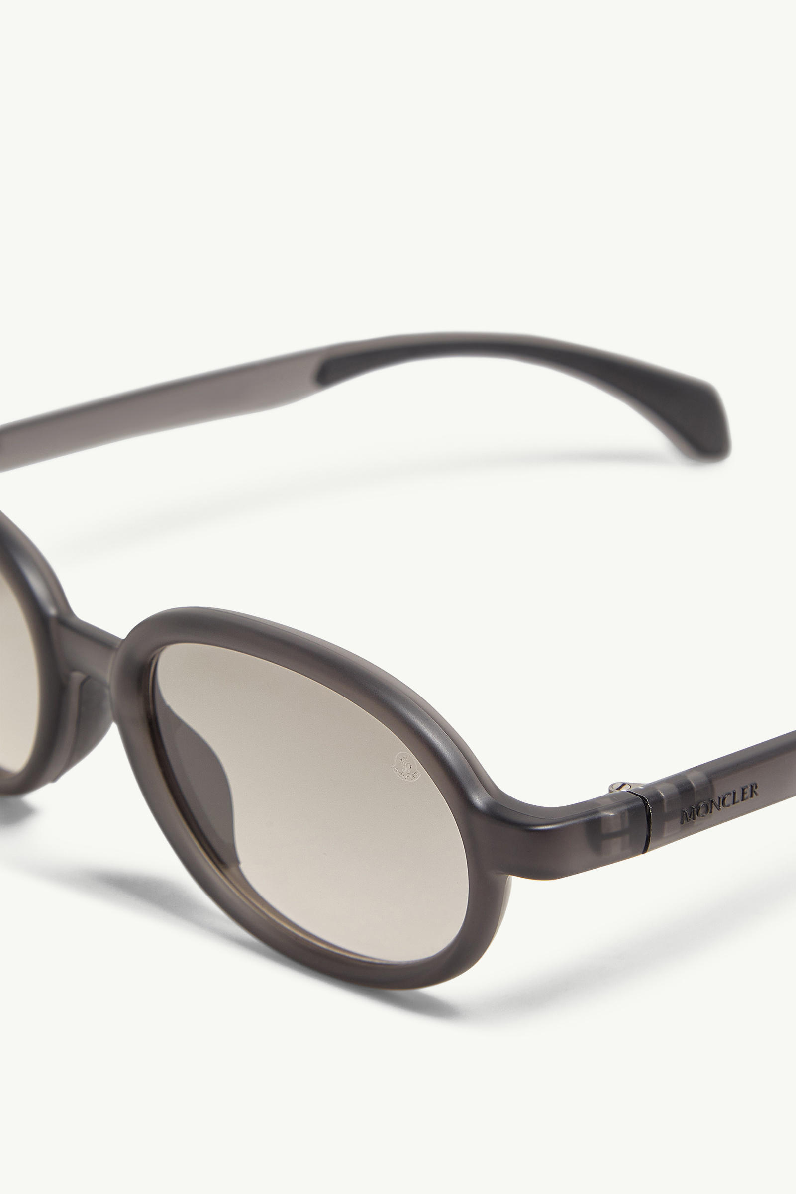Caprice Oval Sunglasses Gender Neutral Matte Transparent Grey Moncler 3