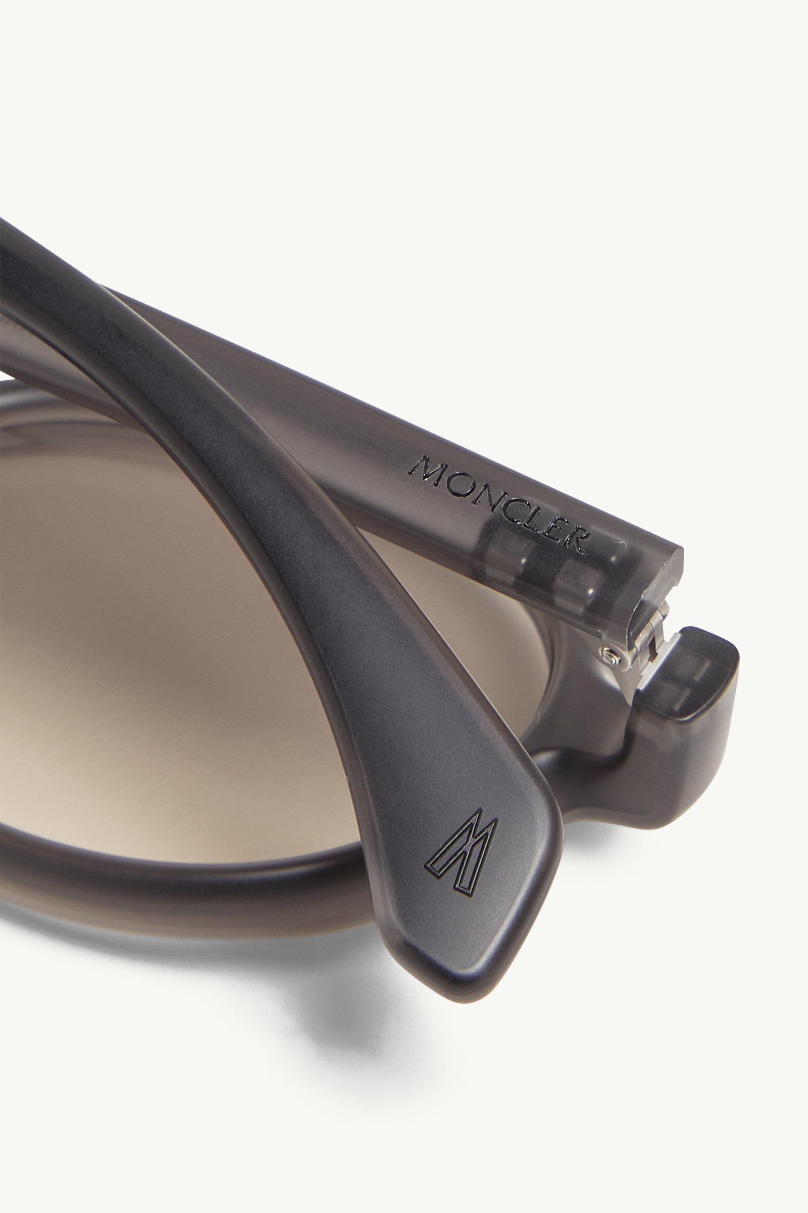 Caprice Oval Sunglasses Gender Neutral Matte Transparent Grey Moncler 5