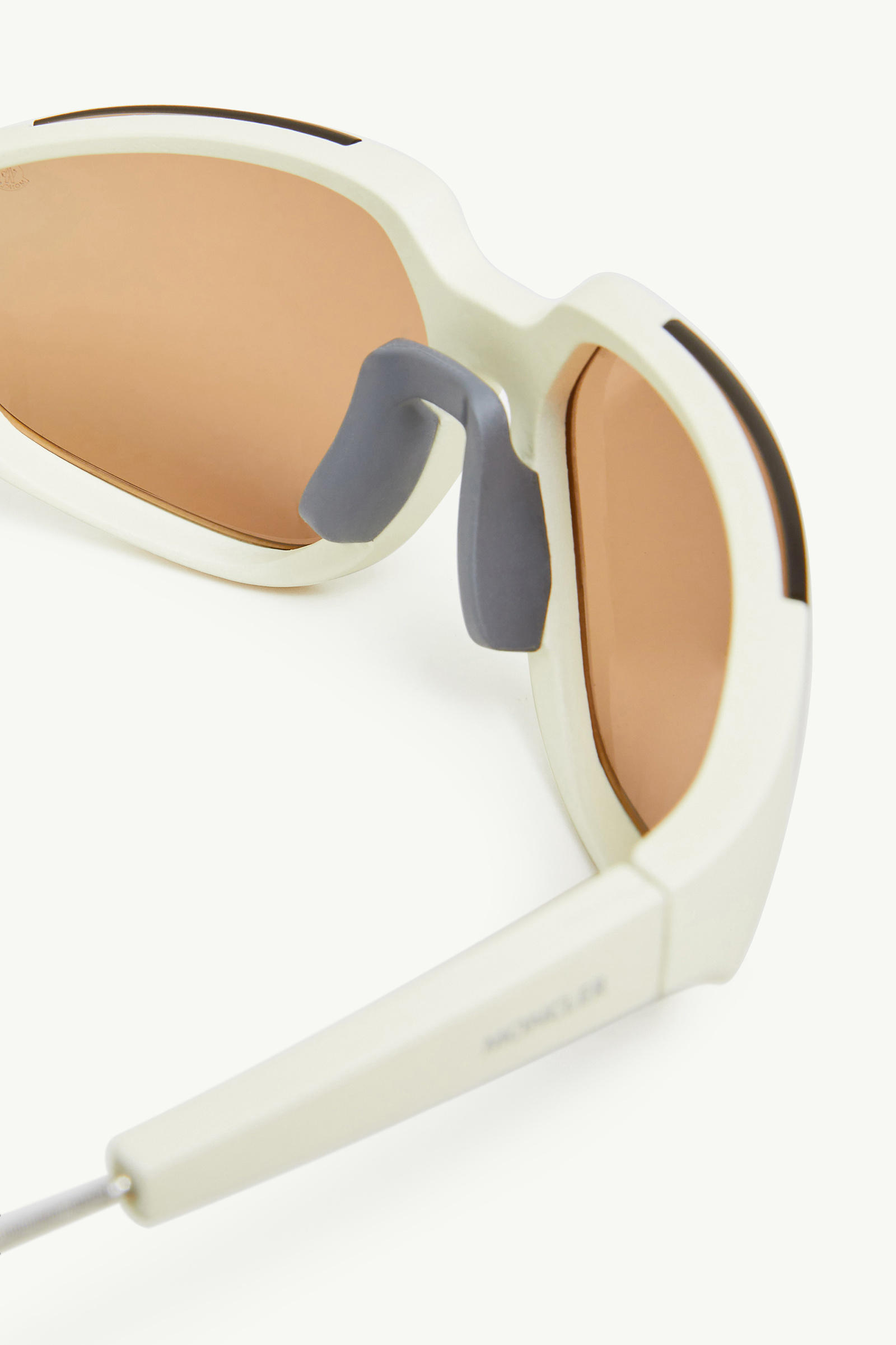 Laszer Mask Sunglasses MATTE OFF-WHITE Moncler 4