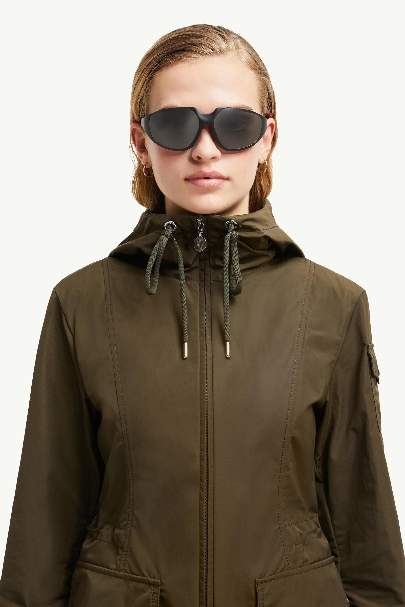 モンマルトル Matte Black Laszer Mask Sunglasses - Sunglasses for Men | Moncler US