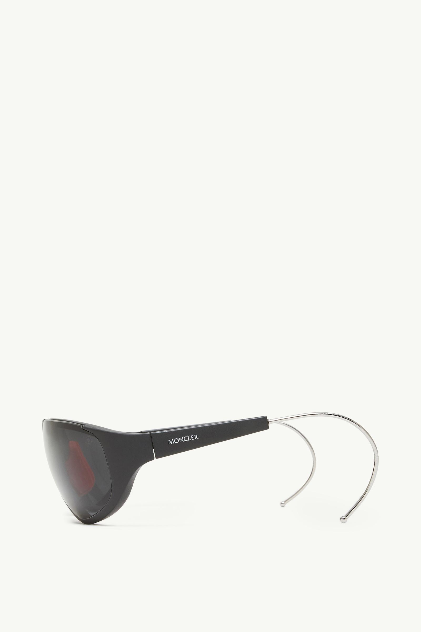 Matte Black Laszer Mask Sunglasses - Sunglasses for Men | Moncler US