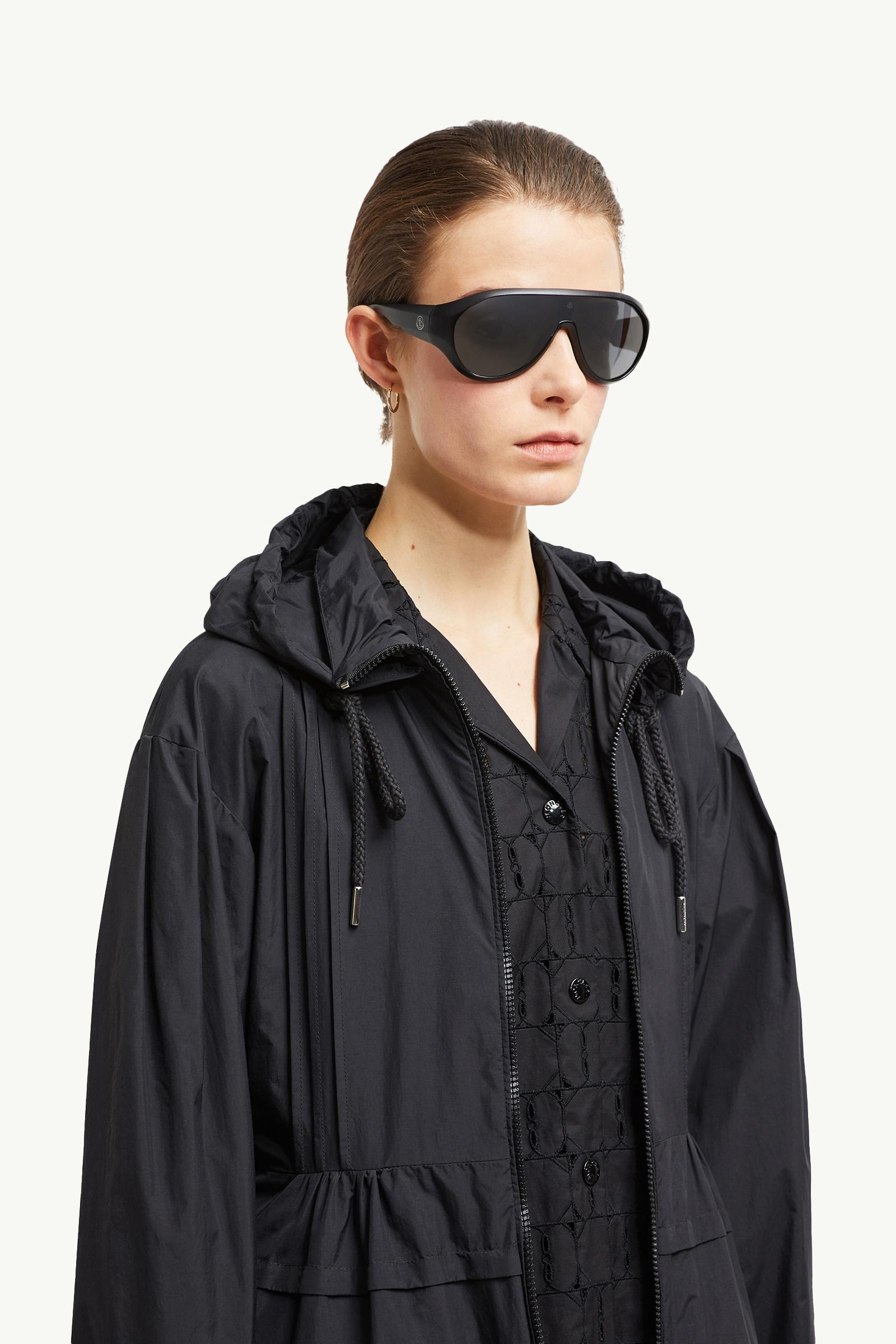 Matte Black Bombolle Oval Sunglasses - Sunglasses for Men | Moncler AT
