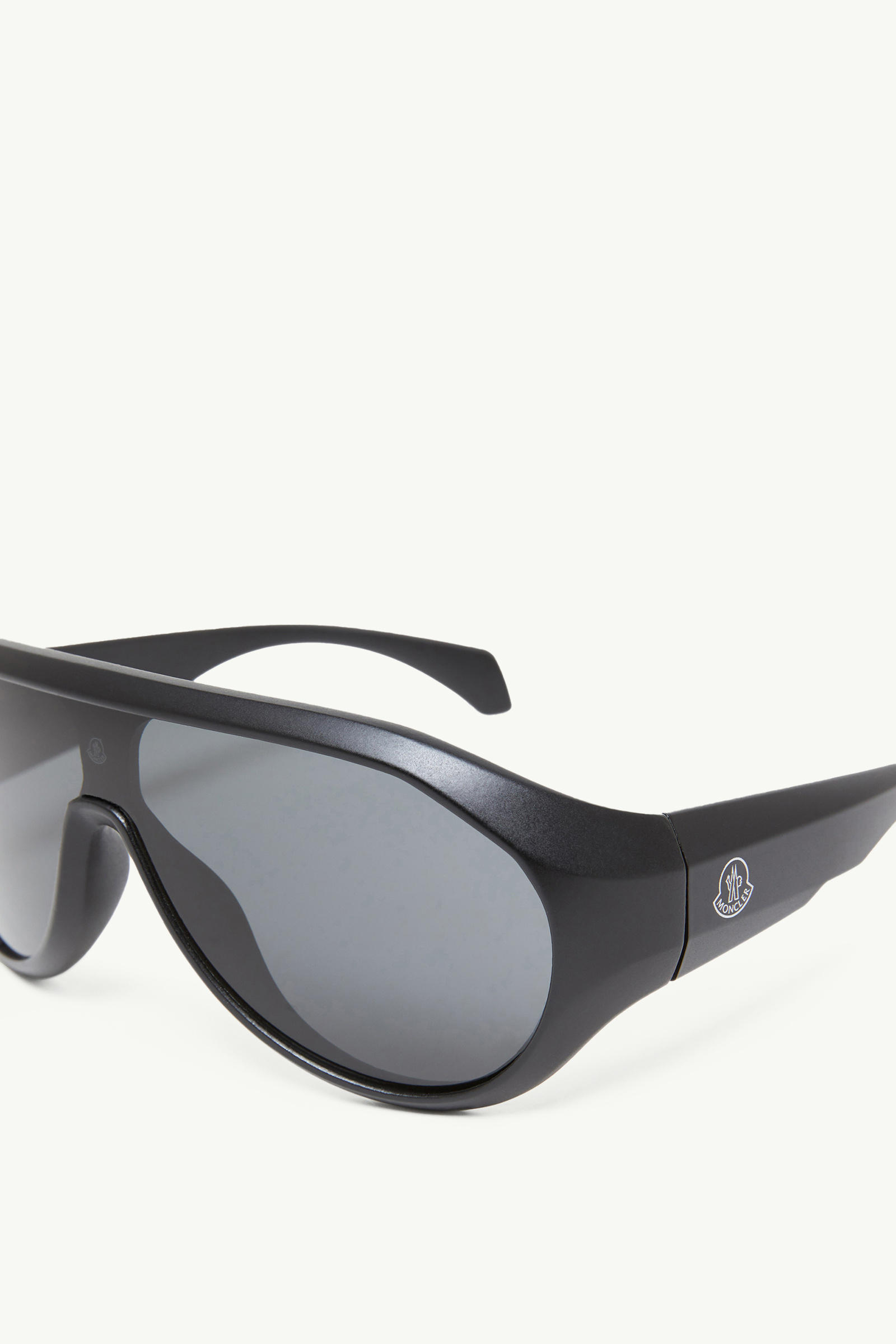 Bombolle Oval Sunglasses Matte Black Moncler 3