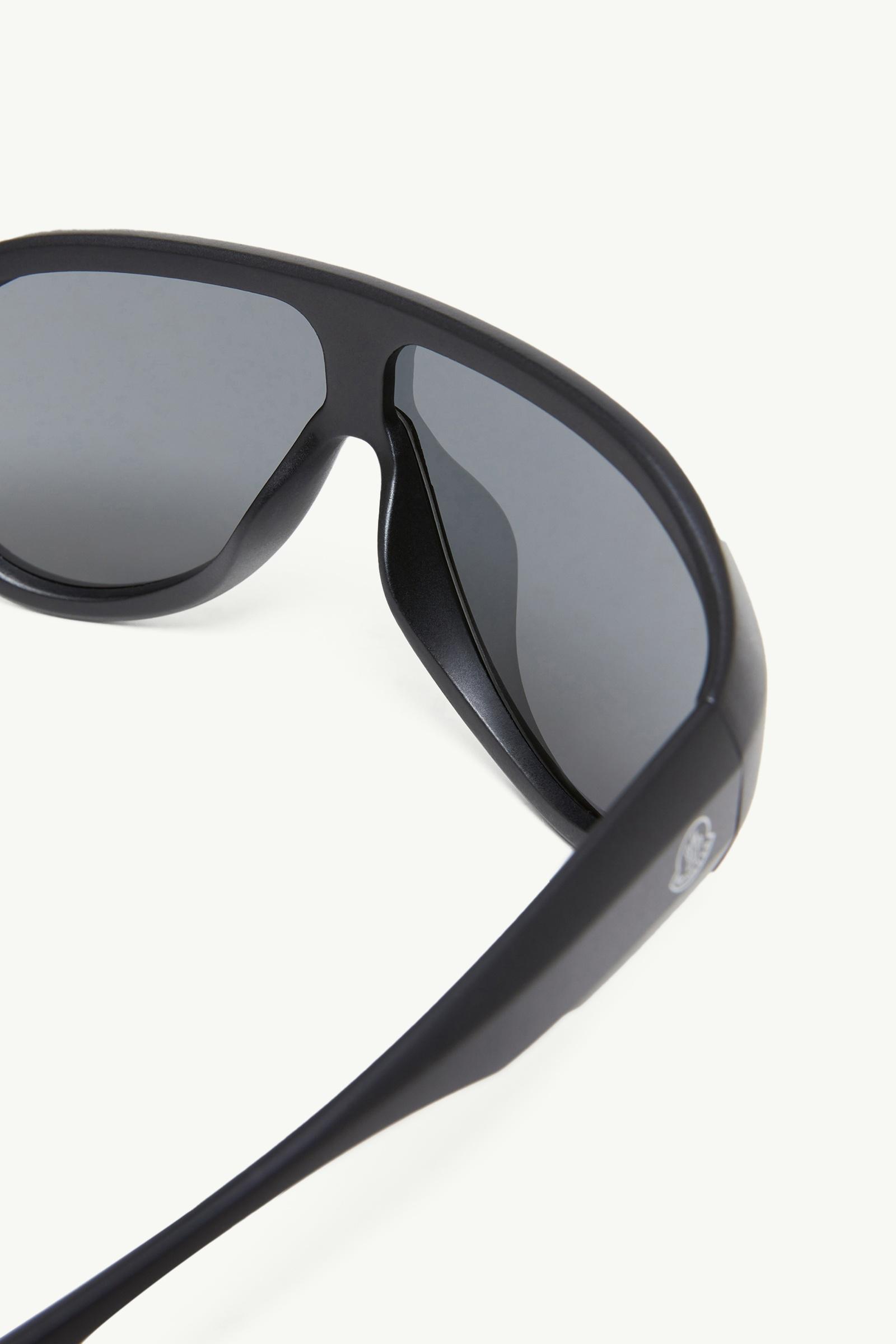 Matte Black Bombolle Oval Sunglasses - Sunglasses for Men | Moncler AT