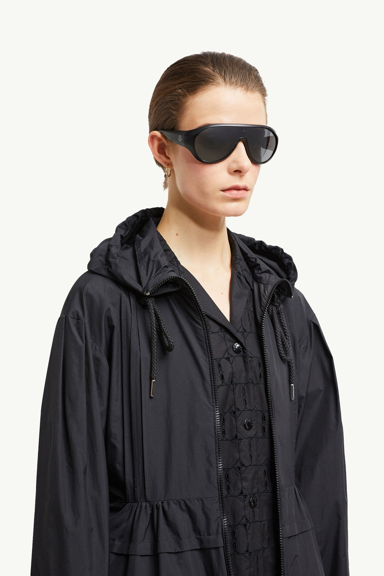 Bombolle ovale Sonnenbrille Mattschwarz Moncler 5