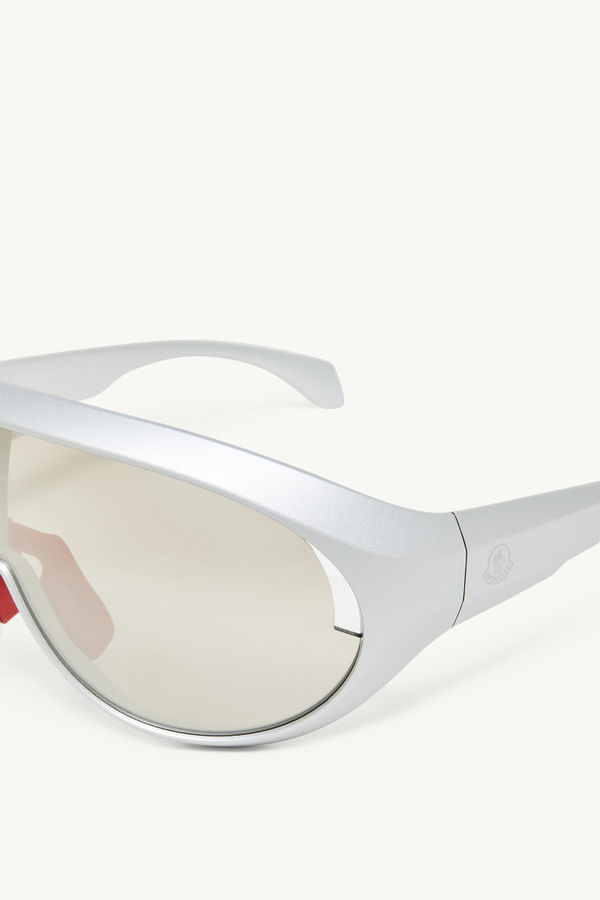 Contrast Oval Sunglasses Matte Silver Moncler 3