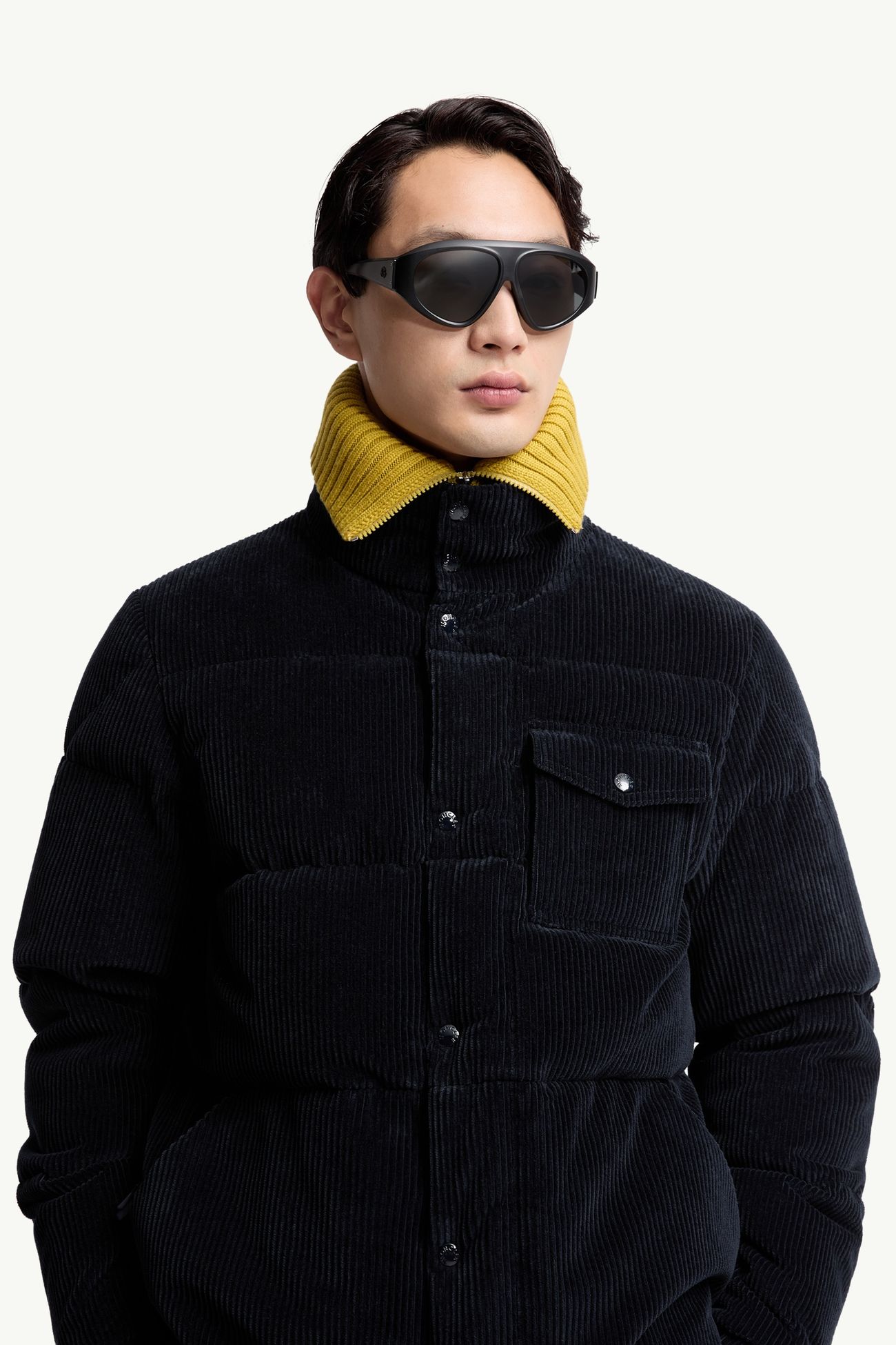 Zyra Pilotensonnenbrille Genderneutral Mattschwarz Moncler 1