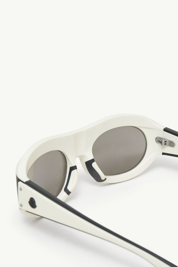Ramillon Oval Sunglasses Gender Neutral Black & White Moncler 4